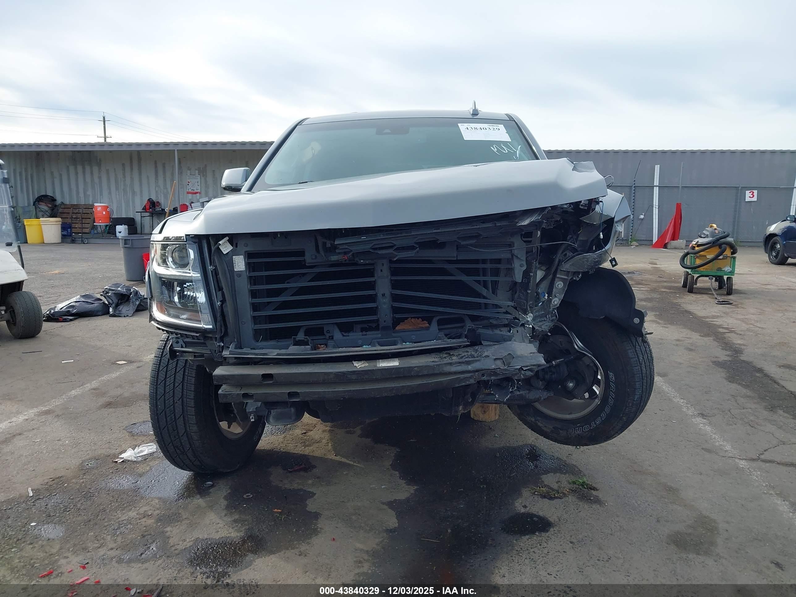 CHEVROLET TAHOE image 6