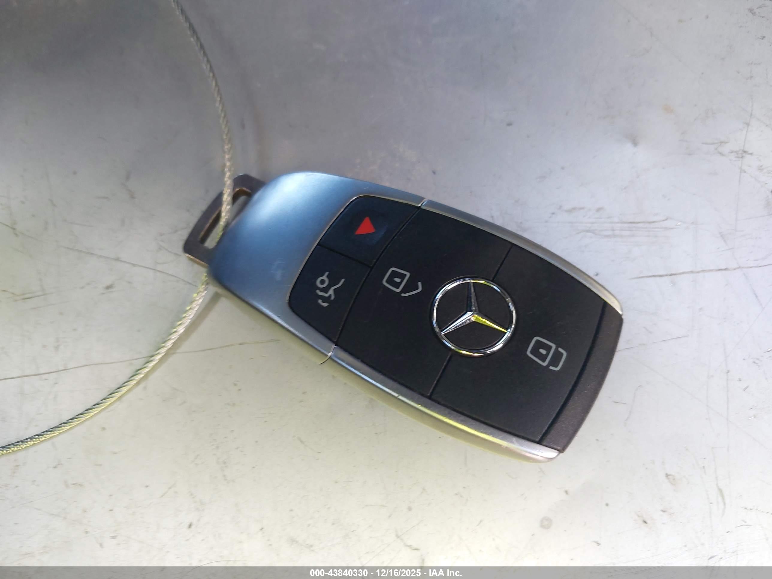 MERCEDES-BENZ C image 11