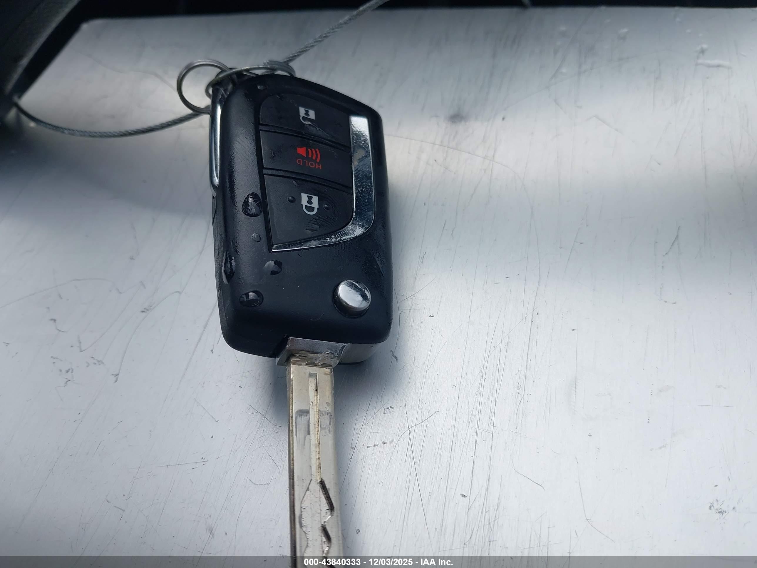 TOYOTA RAV4 image 11
