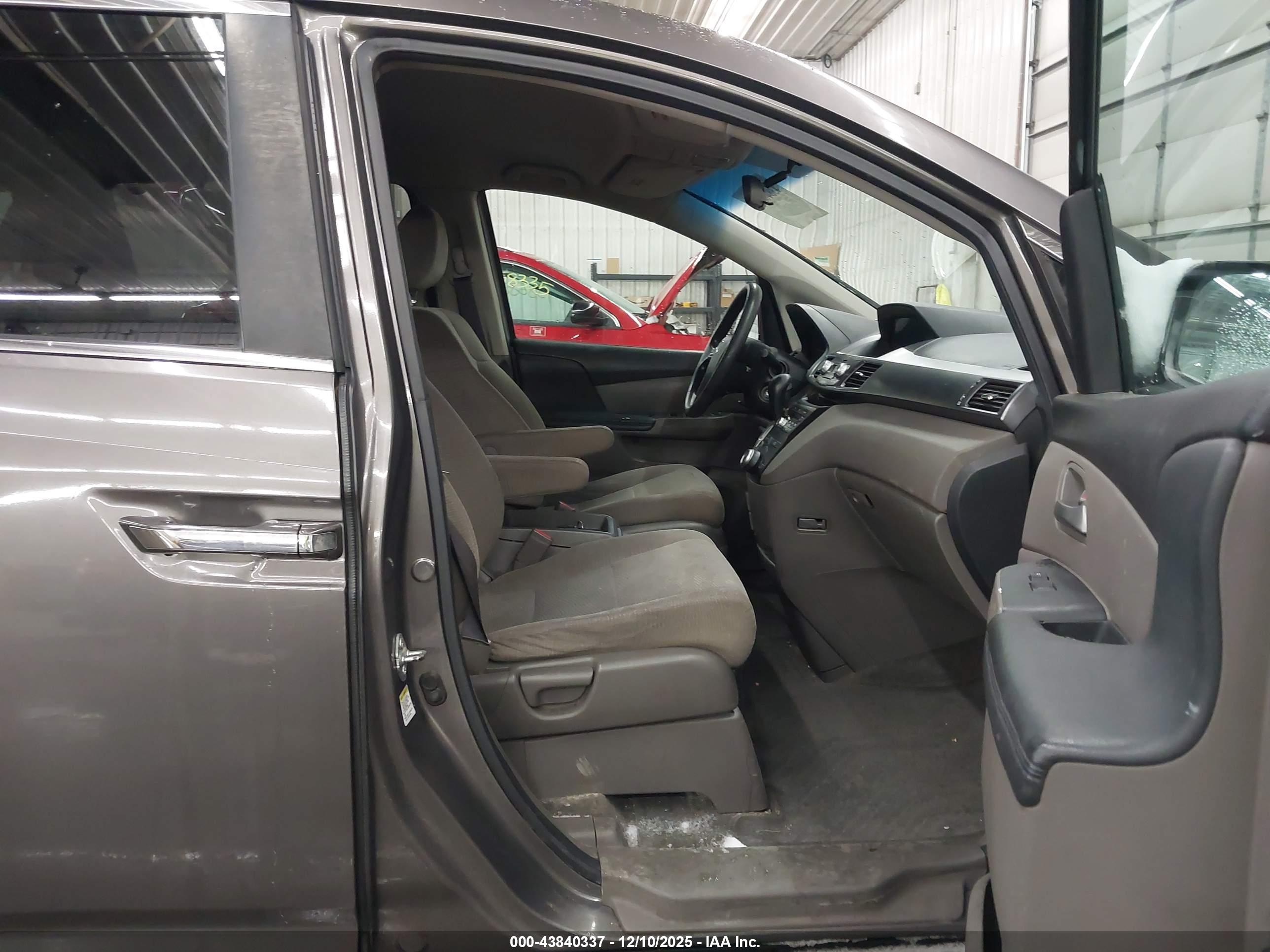 HONDA ODYSSEY image 5