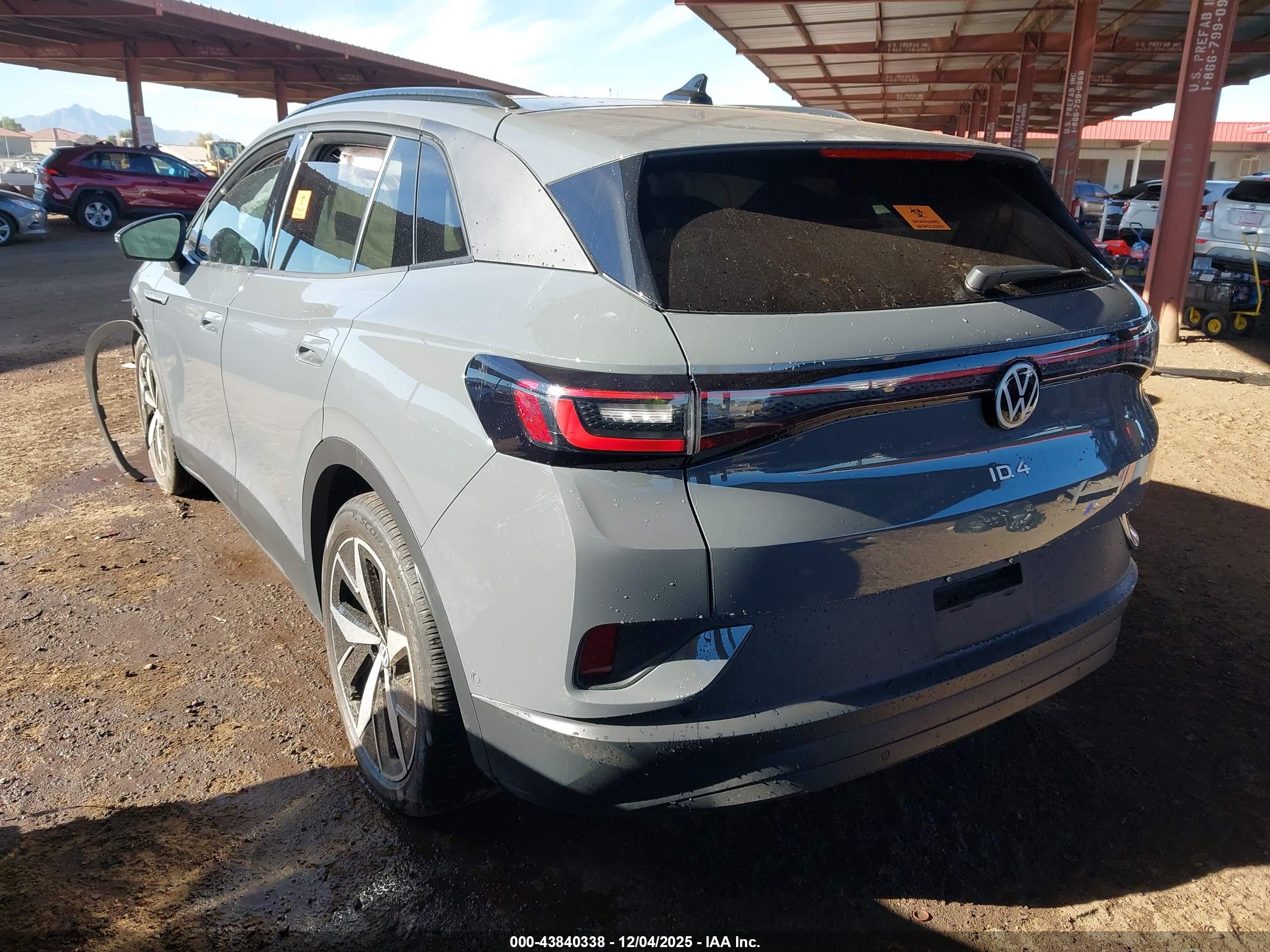 VOLKSWAGEN ID.4 image 3