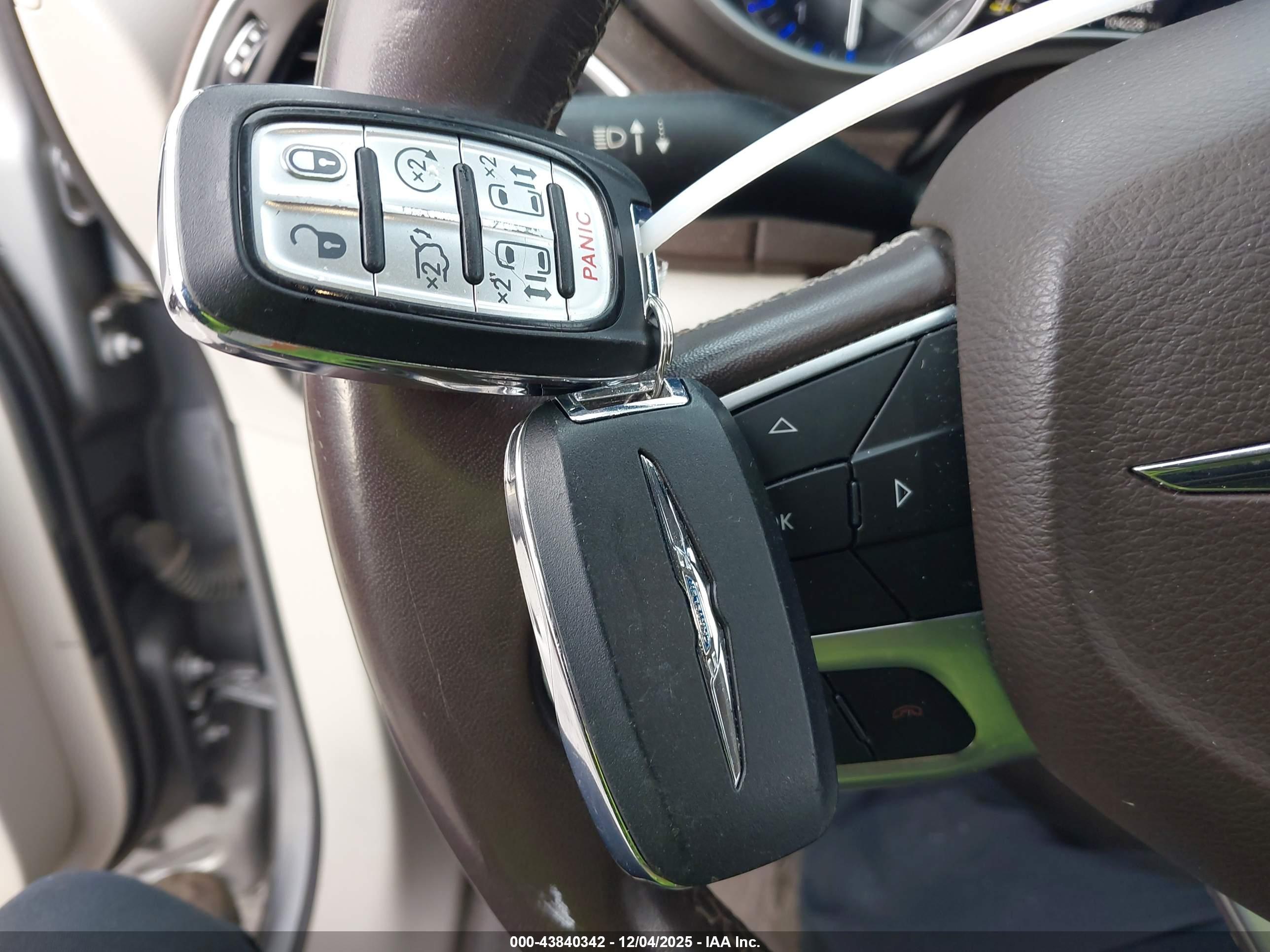 CHRYSLER PACIFICA image 11