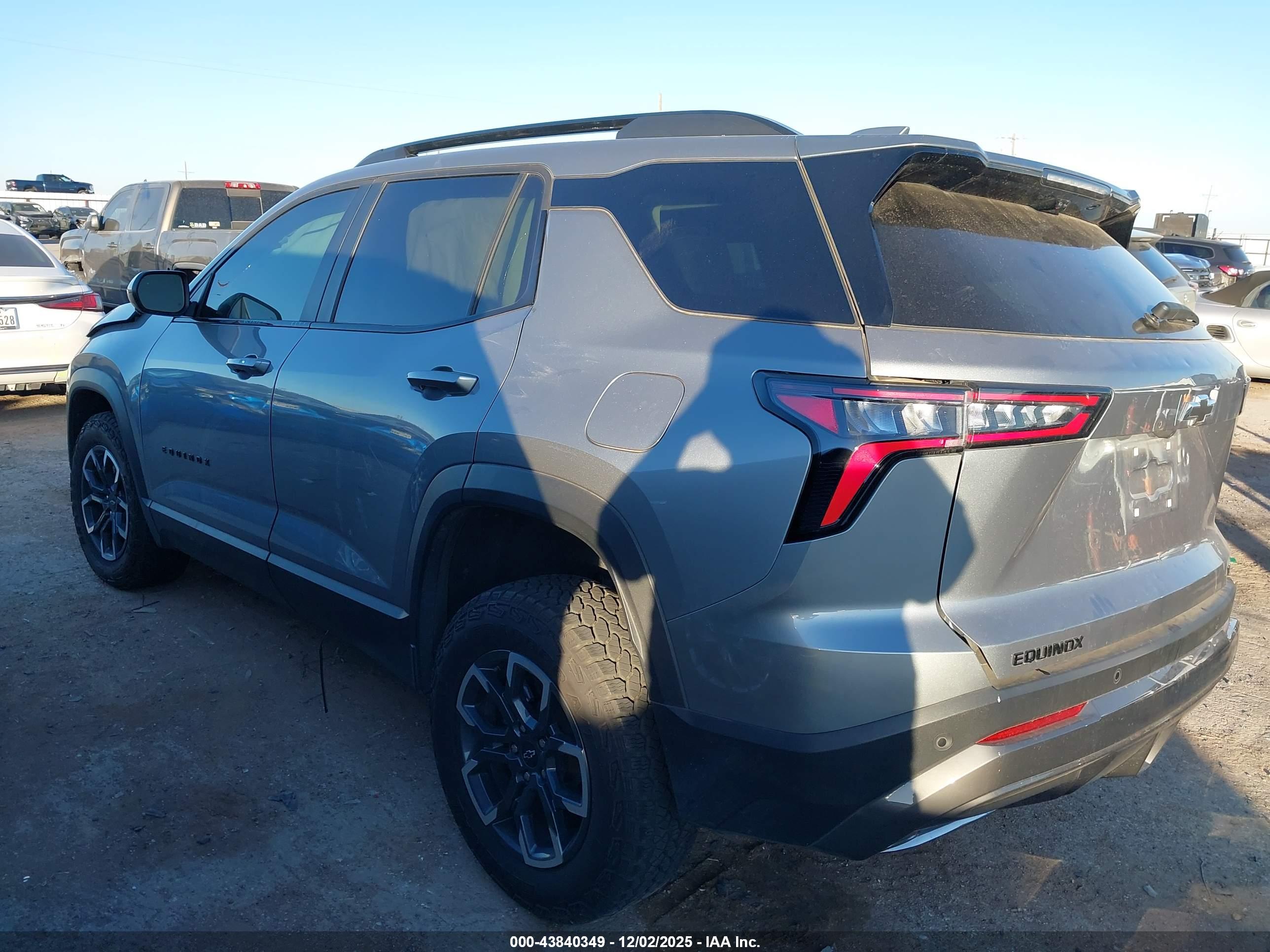 CHEVROLET EQUINOX image 3