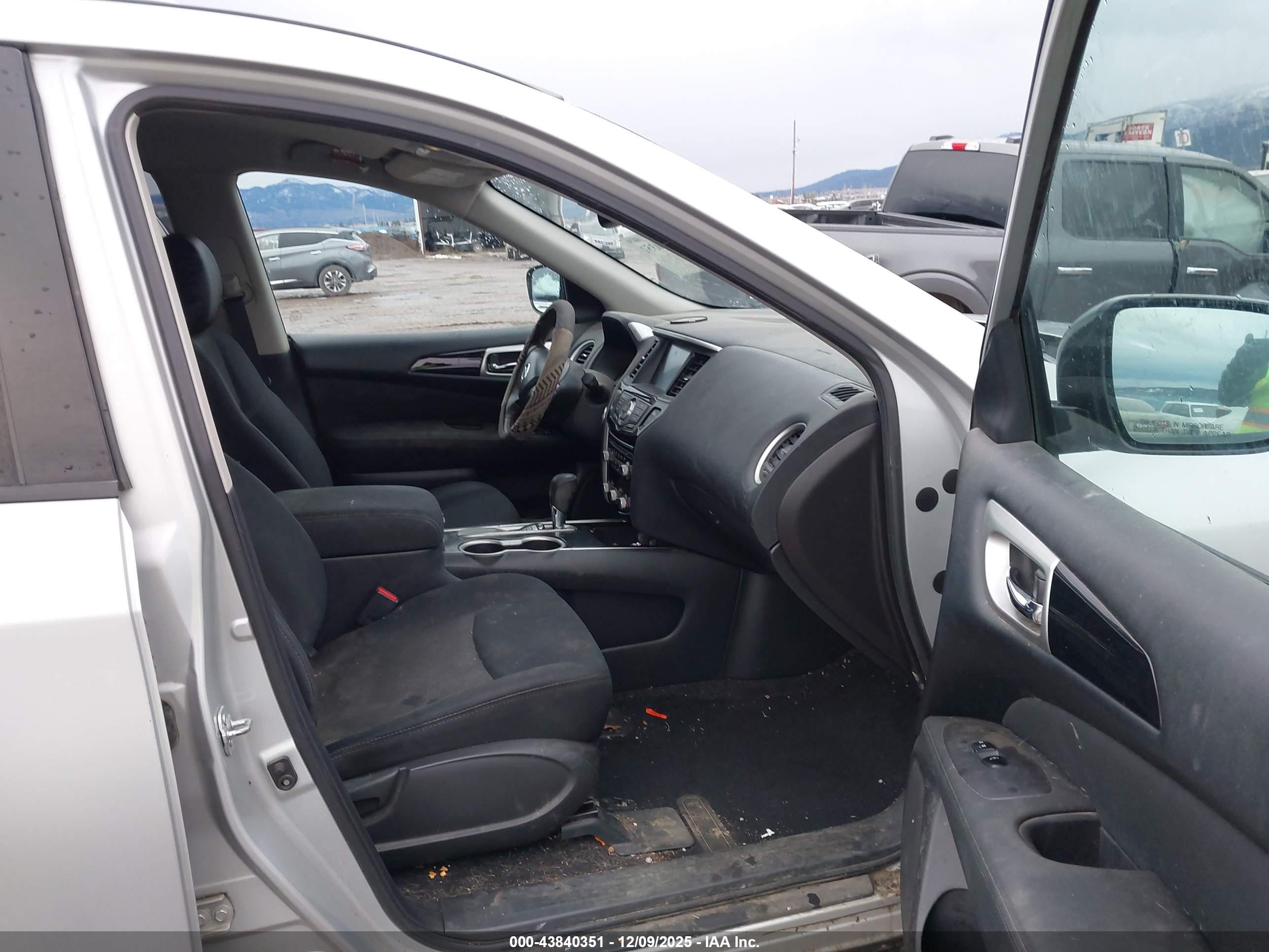 NISSAN PATHFINDER image 5