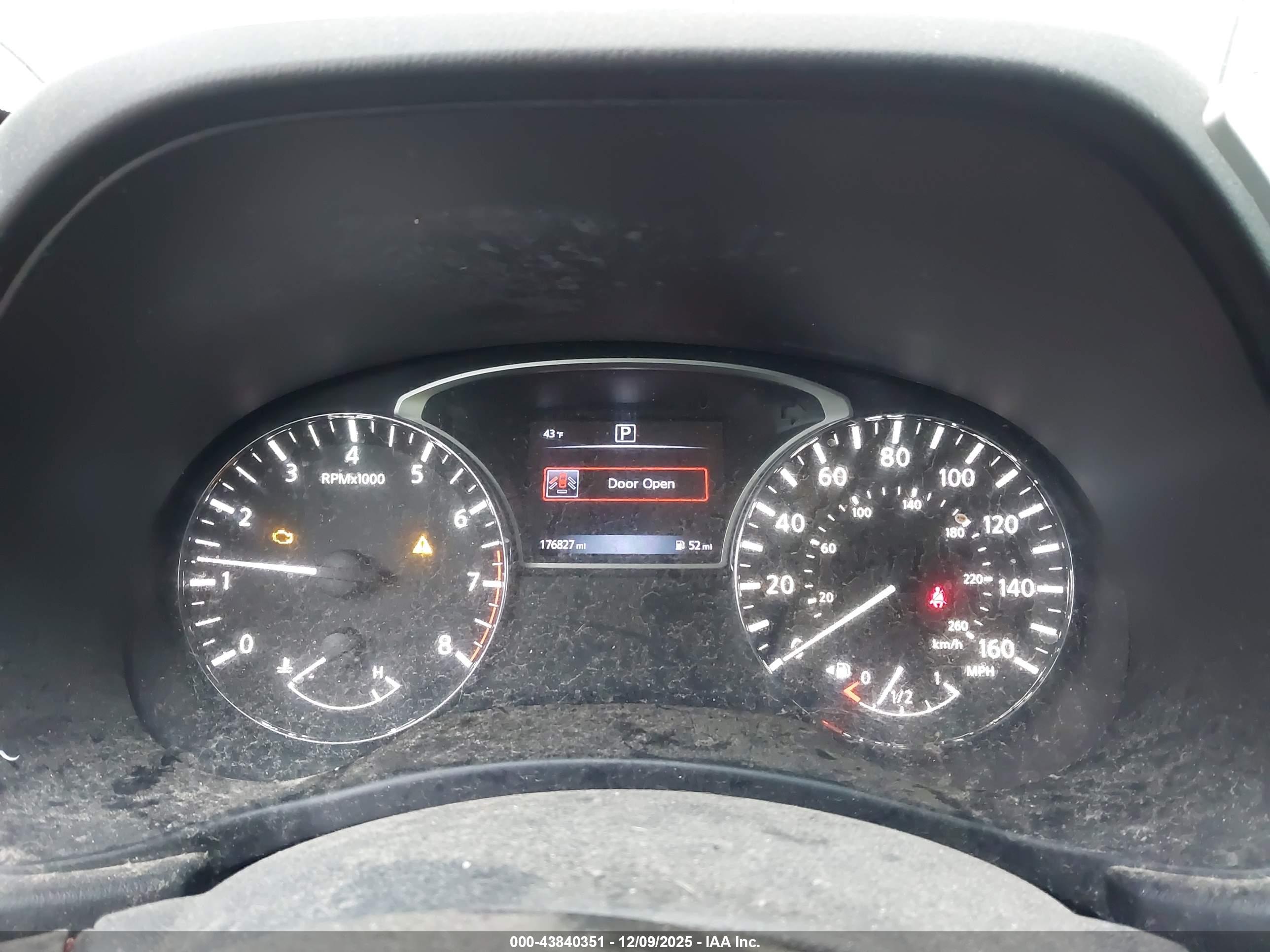 NISSAN PATHFINDER image 7