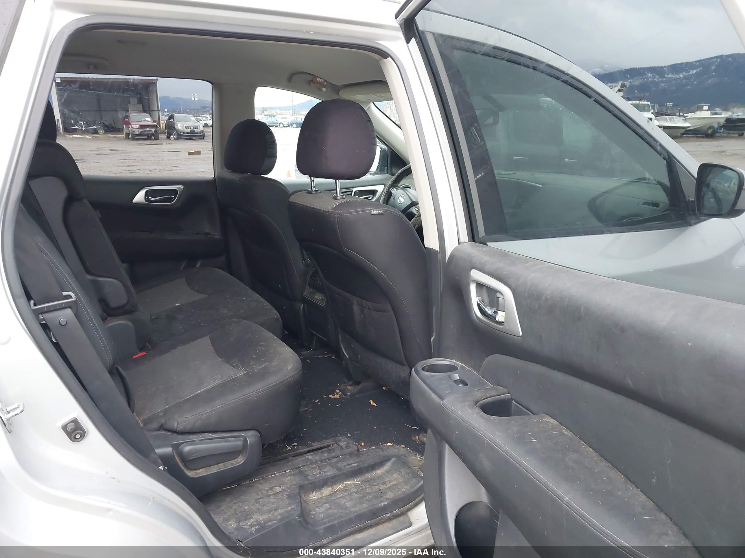 NISSAN PATHFINDER image 8