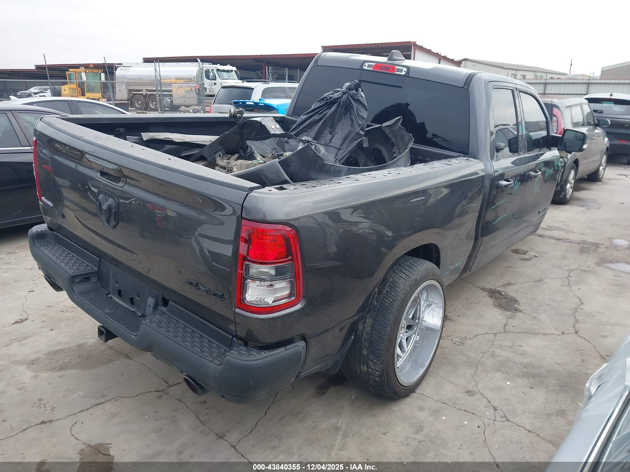RAM 1500 image 4