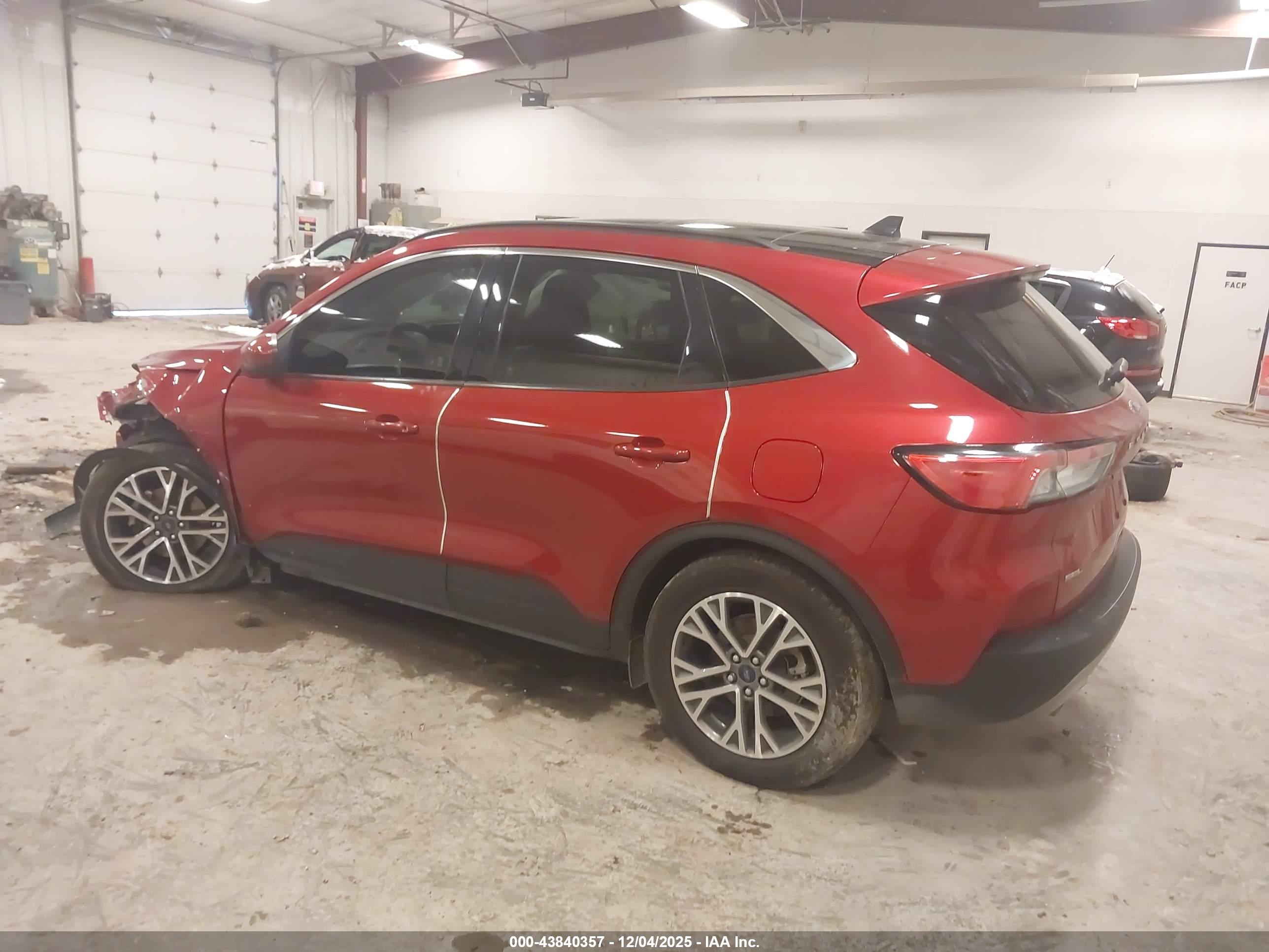 FORD ESCAPE image 3