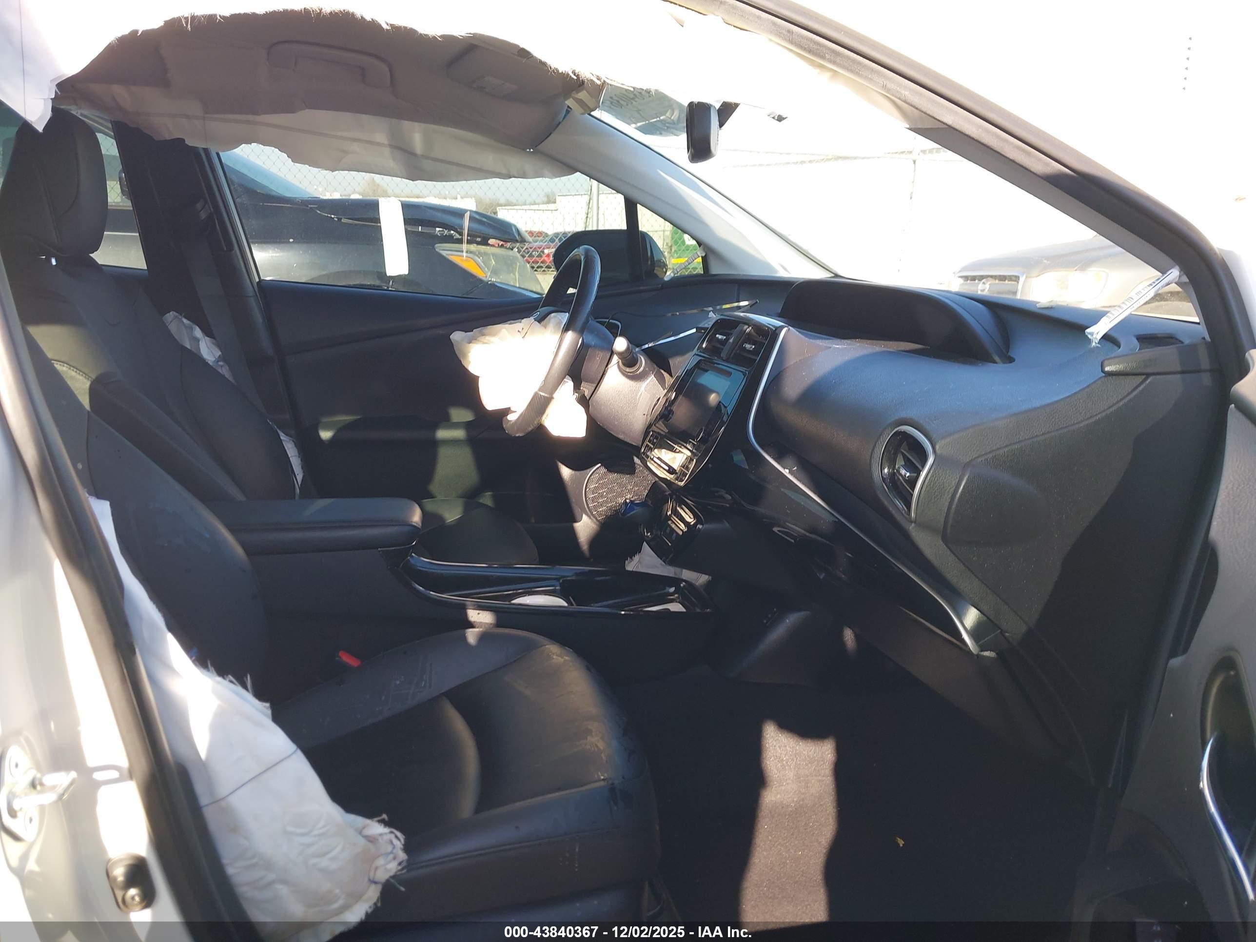 TOYOTA PRIUS image 5
