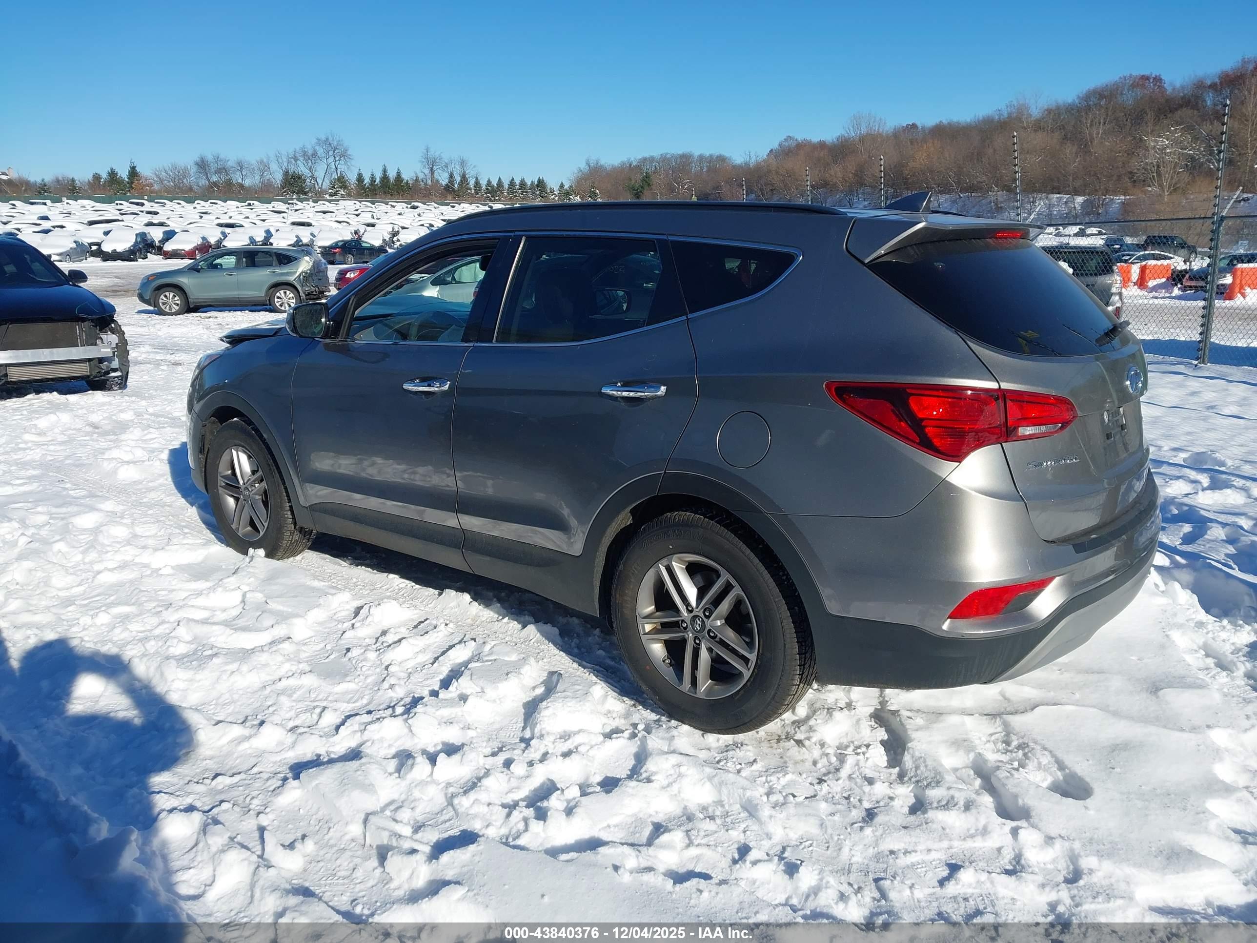 HYUNDAI SANTA image 3