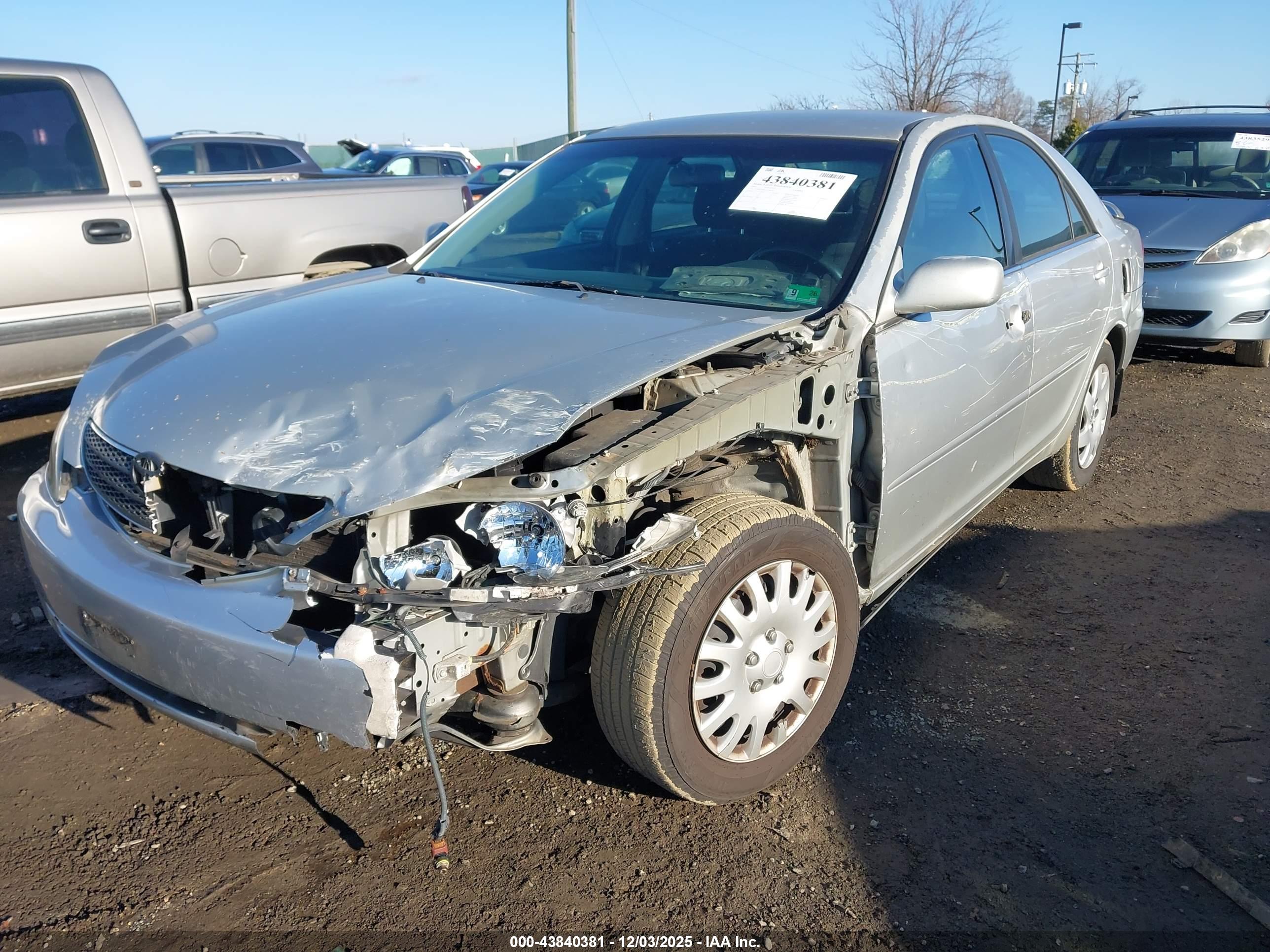 TOYOTA CAMRY image 2