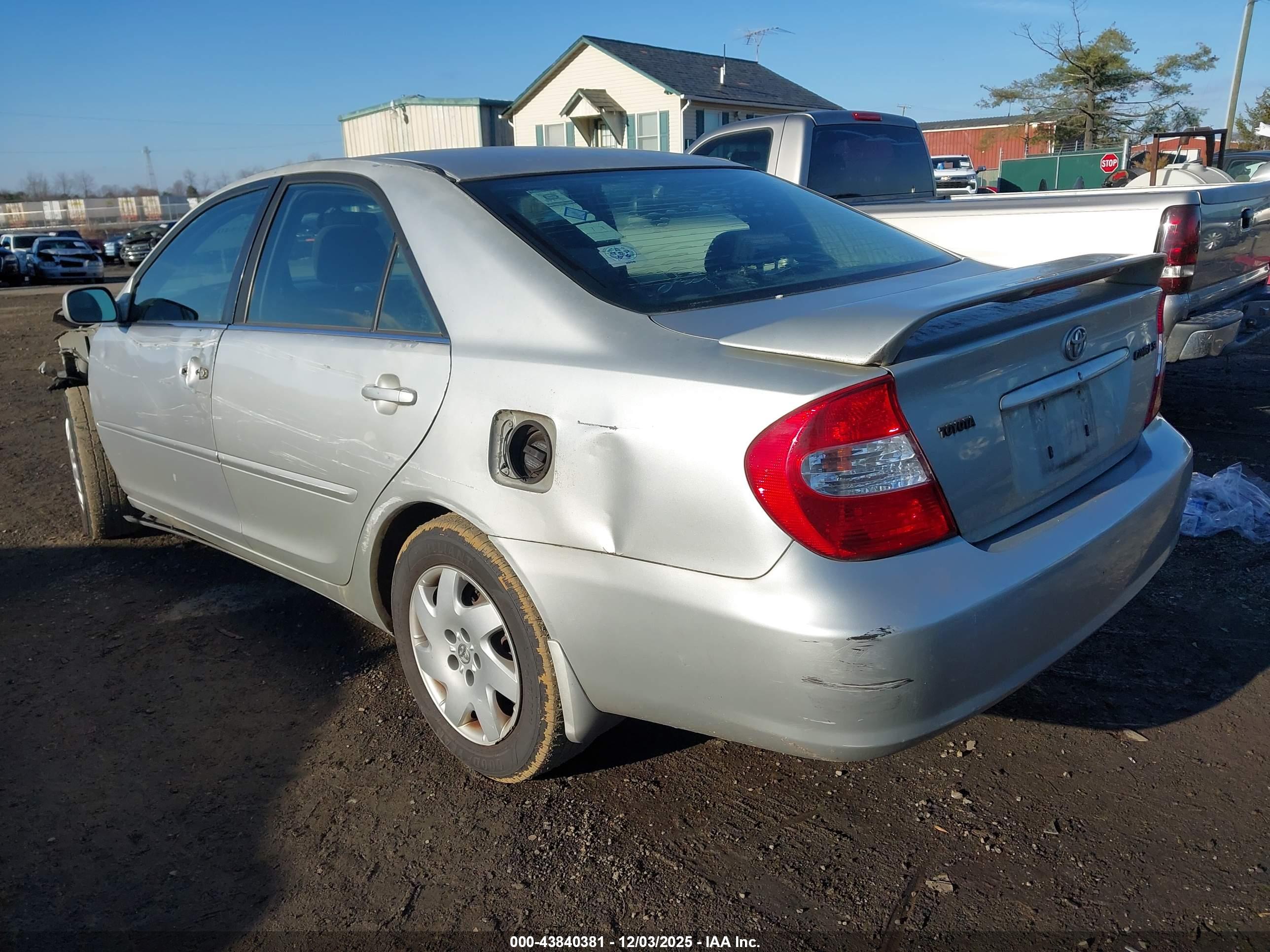 TOYOTA CAMRY image 3