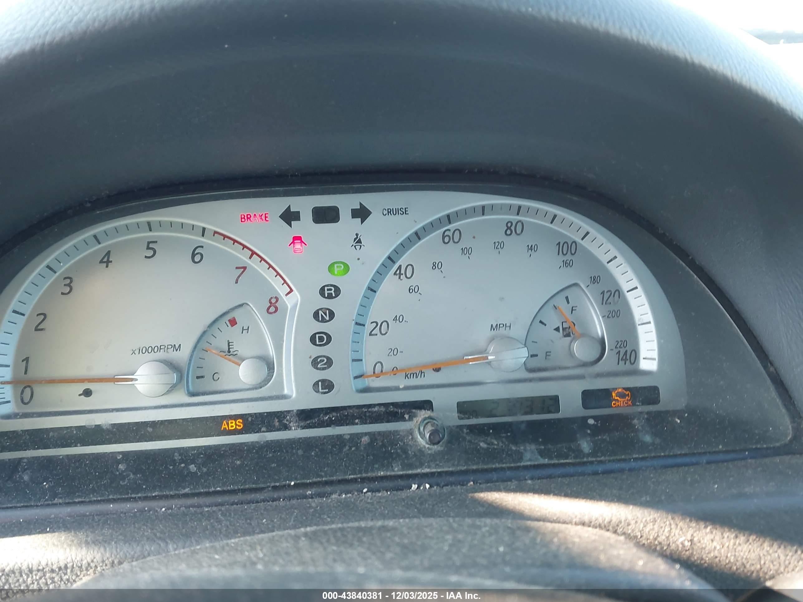 TOYOTA CAMRY image 7