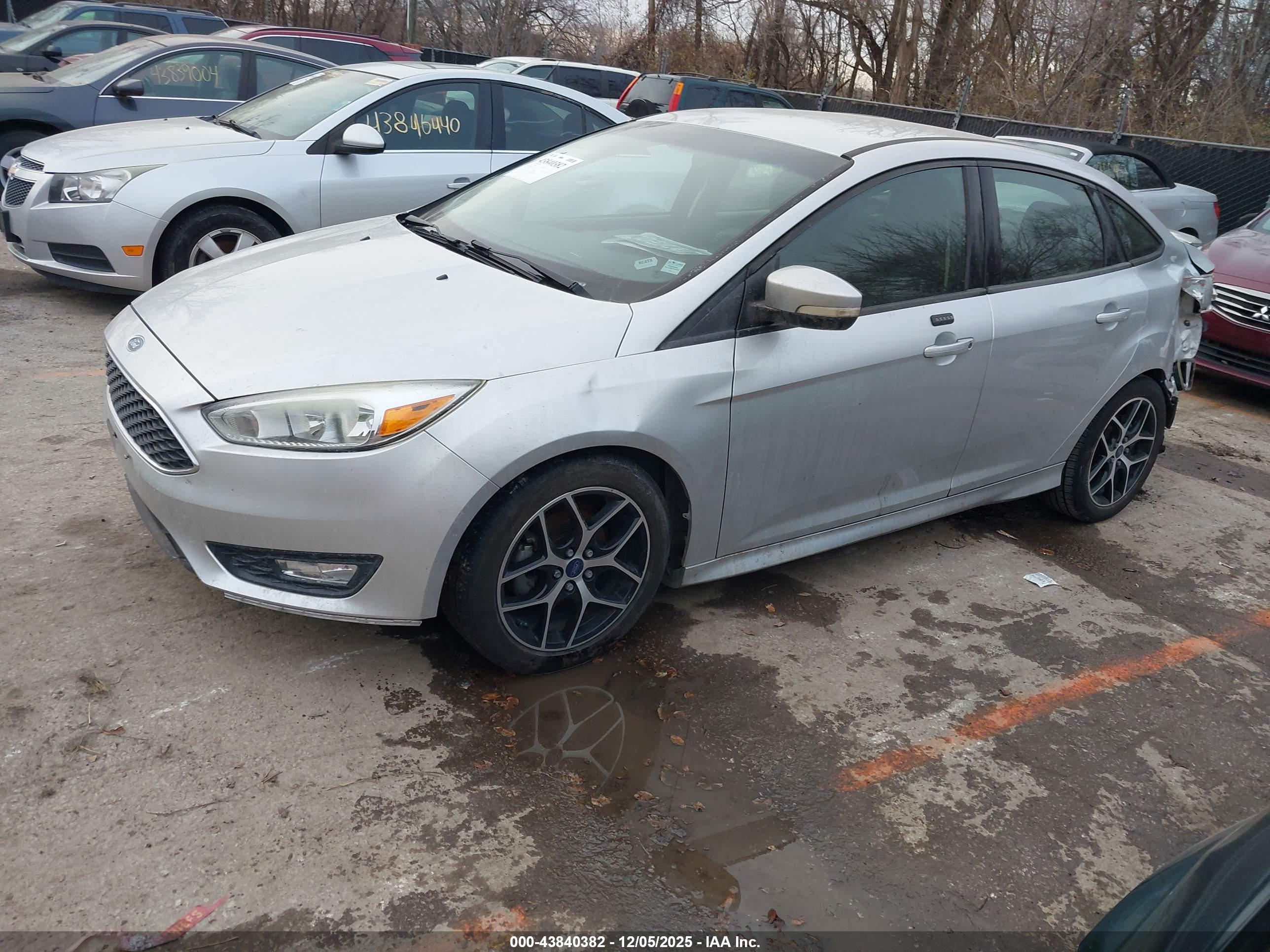 FORD FOCUS image 2