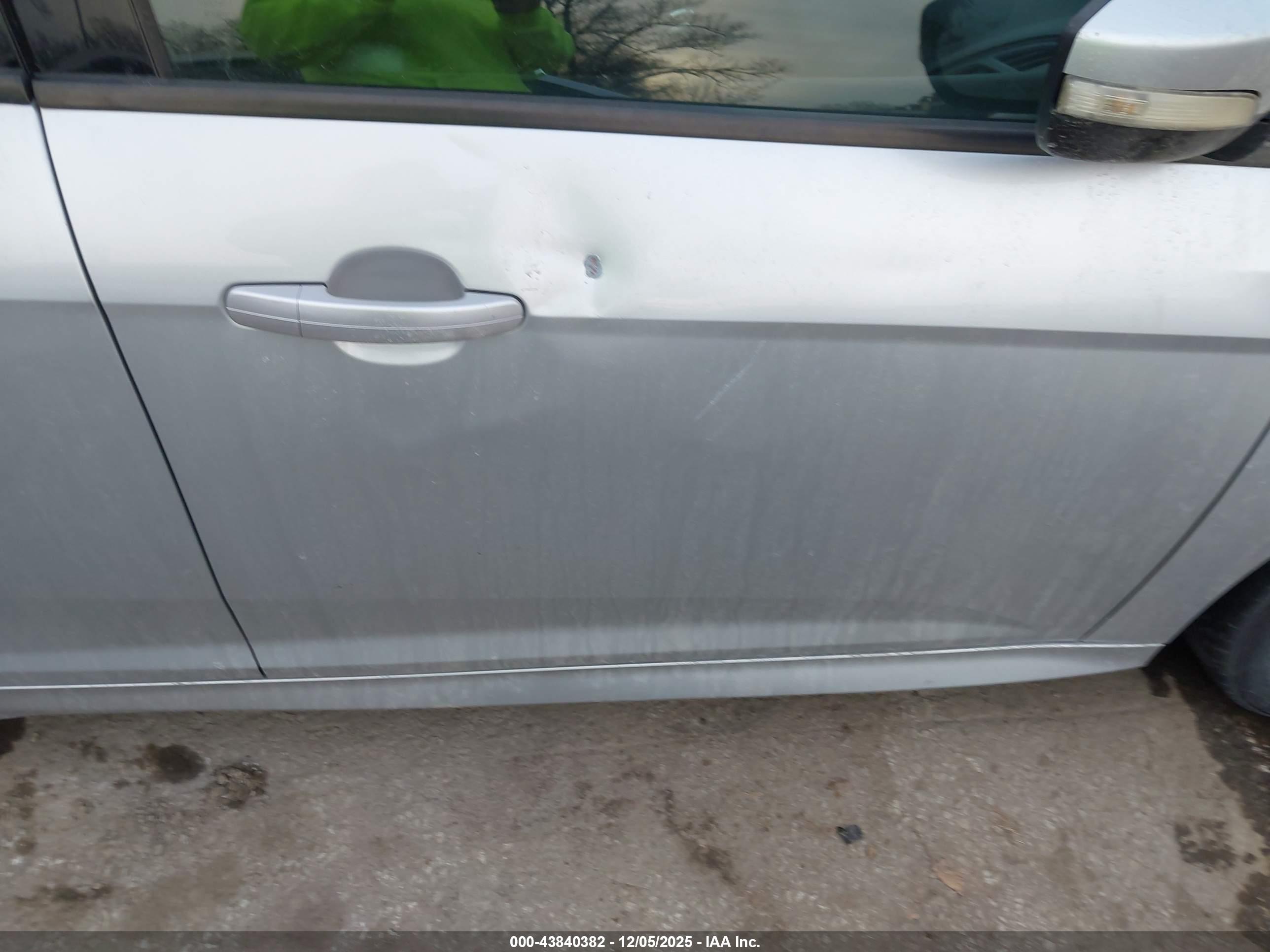 FORD FOCUS image 6
