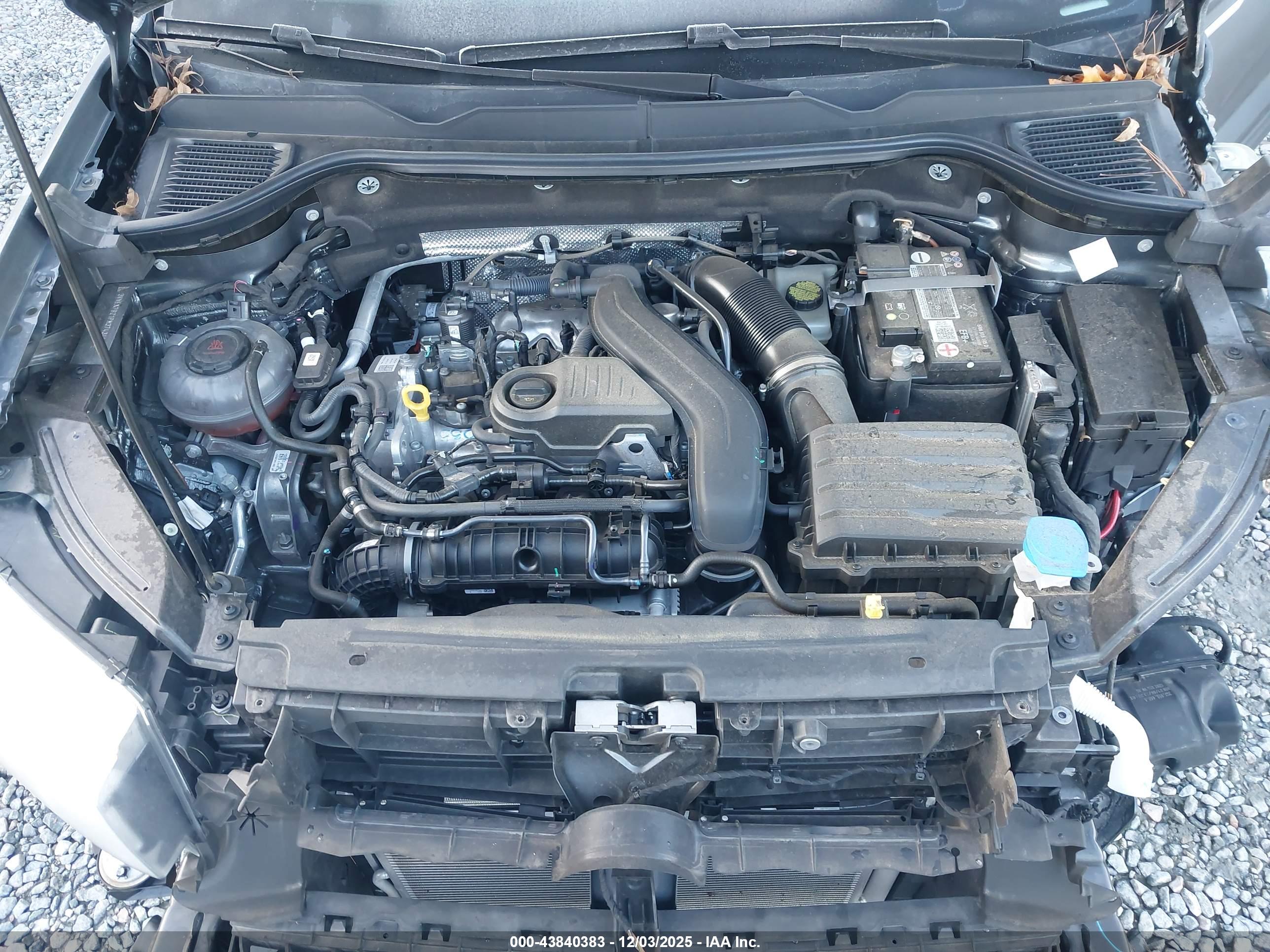 VOLKSWAGEN TAOS image 10