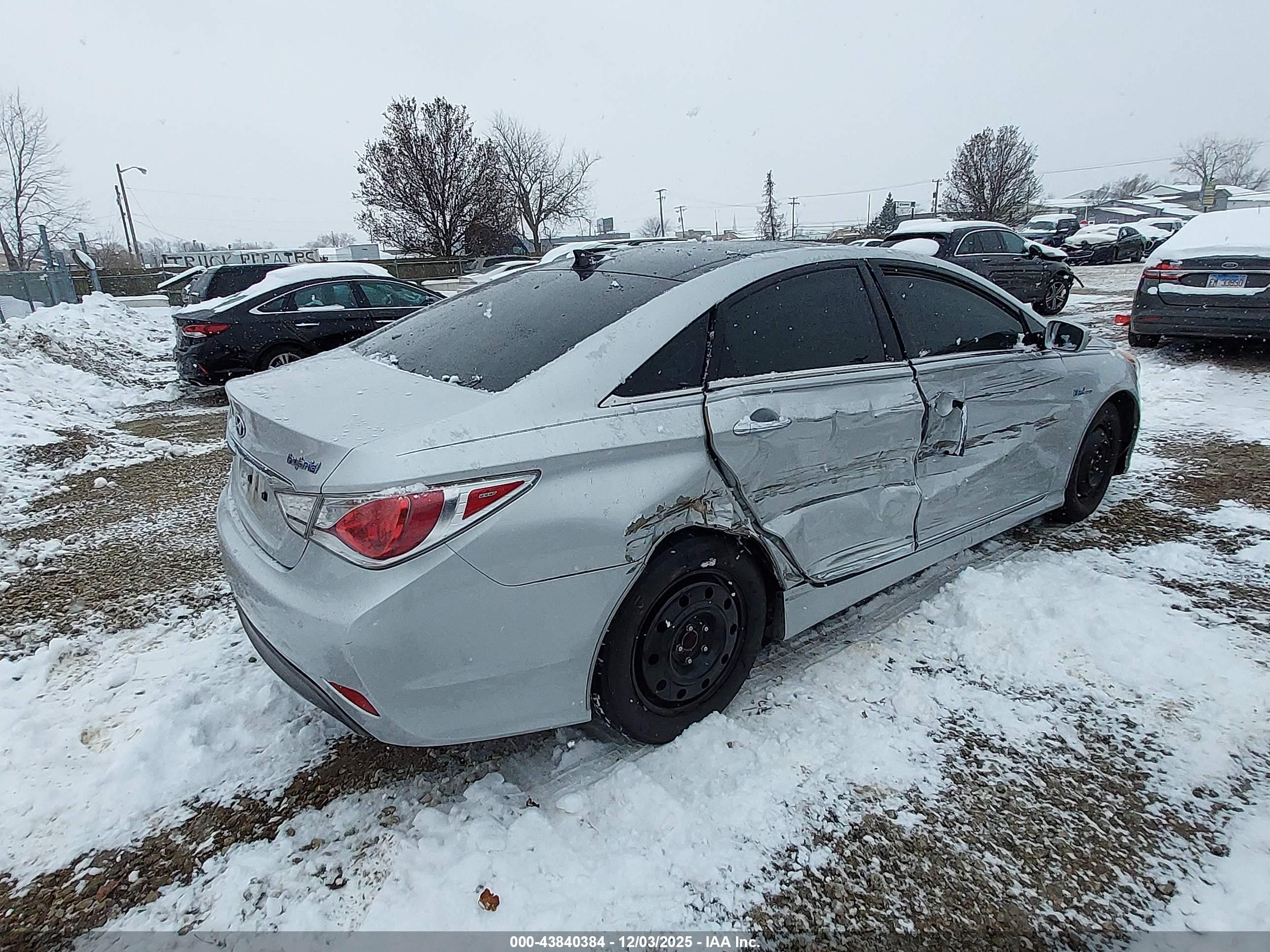 HYUNDAI SONATA image 4