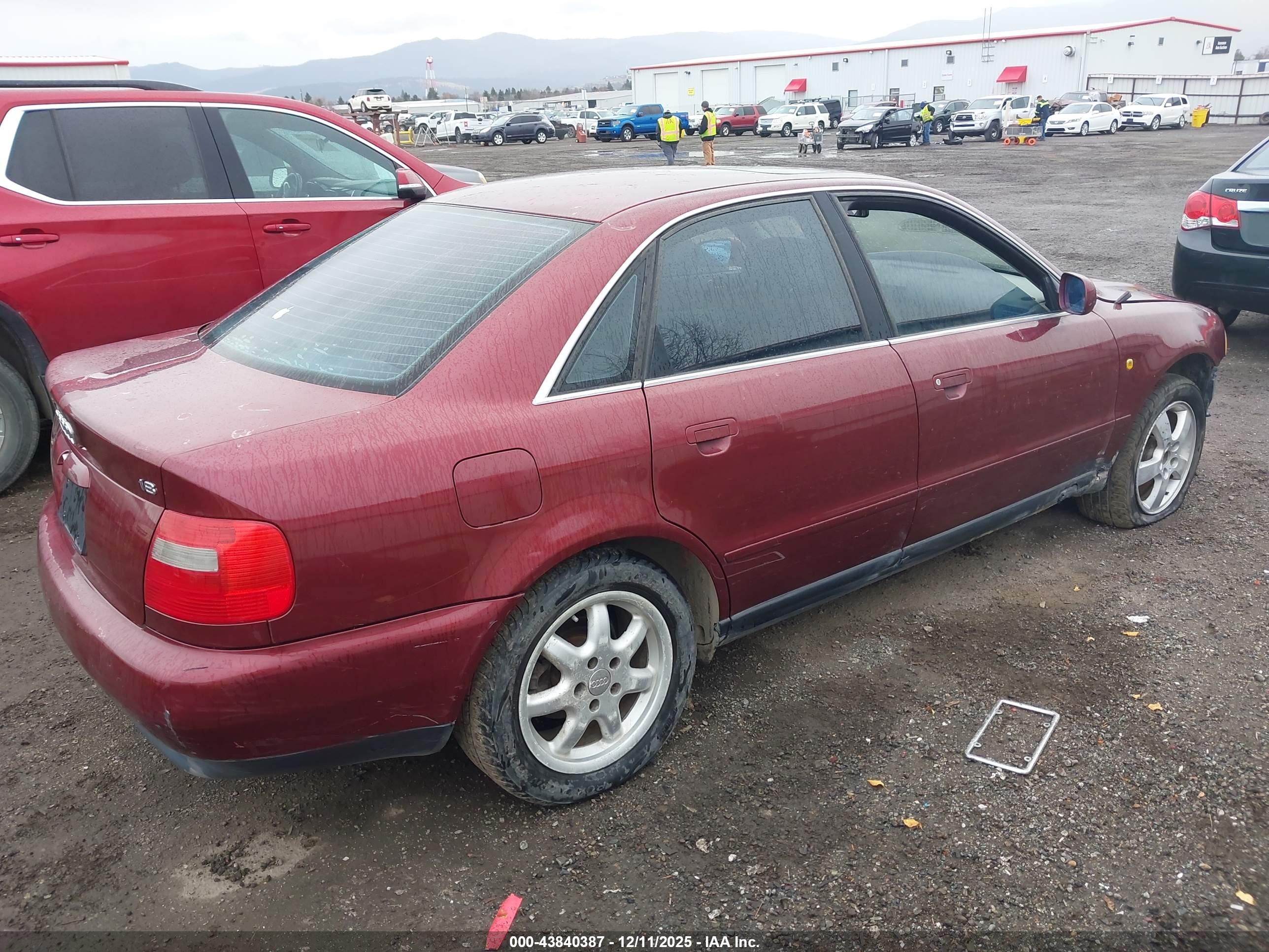 AUDI A4 image 4