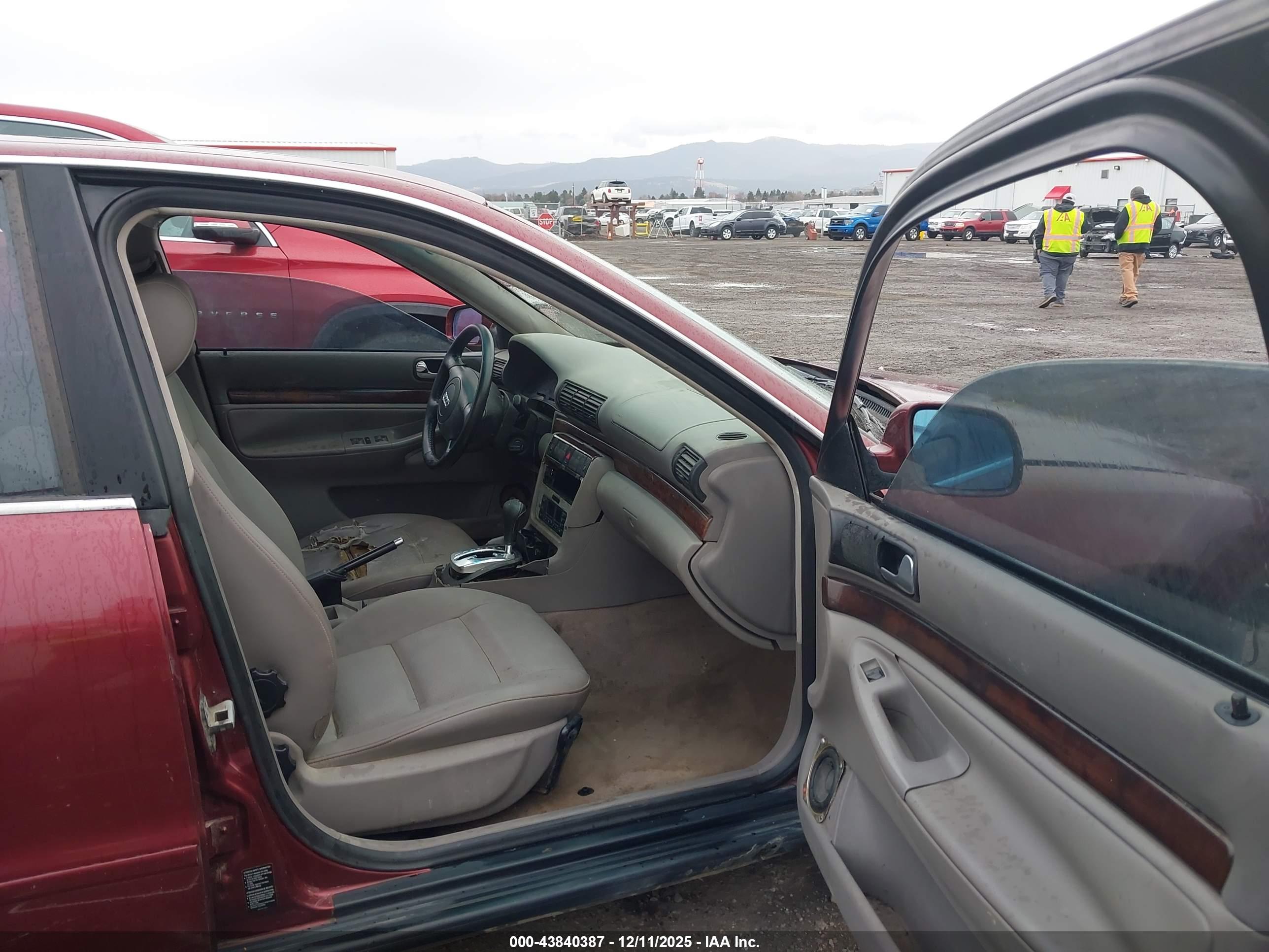 AUDI A4 image 5