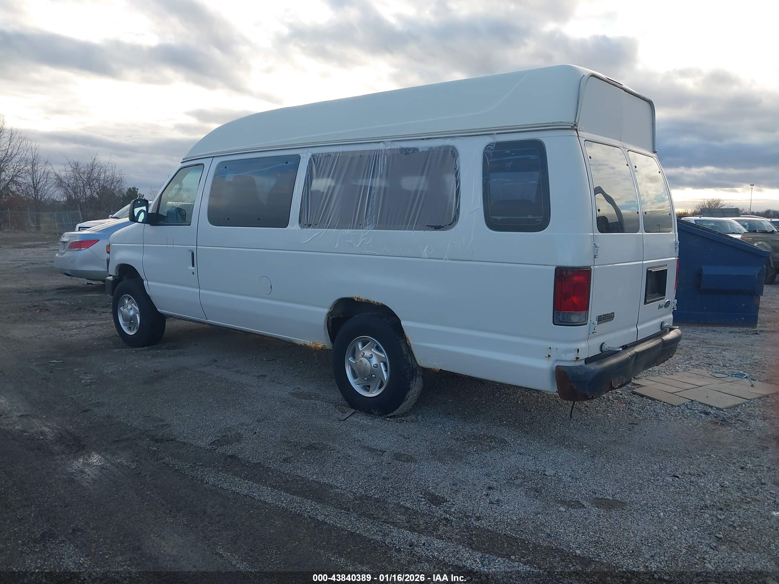 FORD E-250 image 3