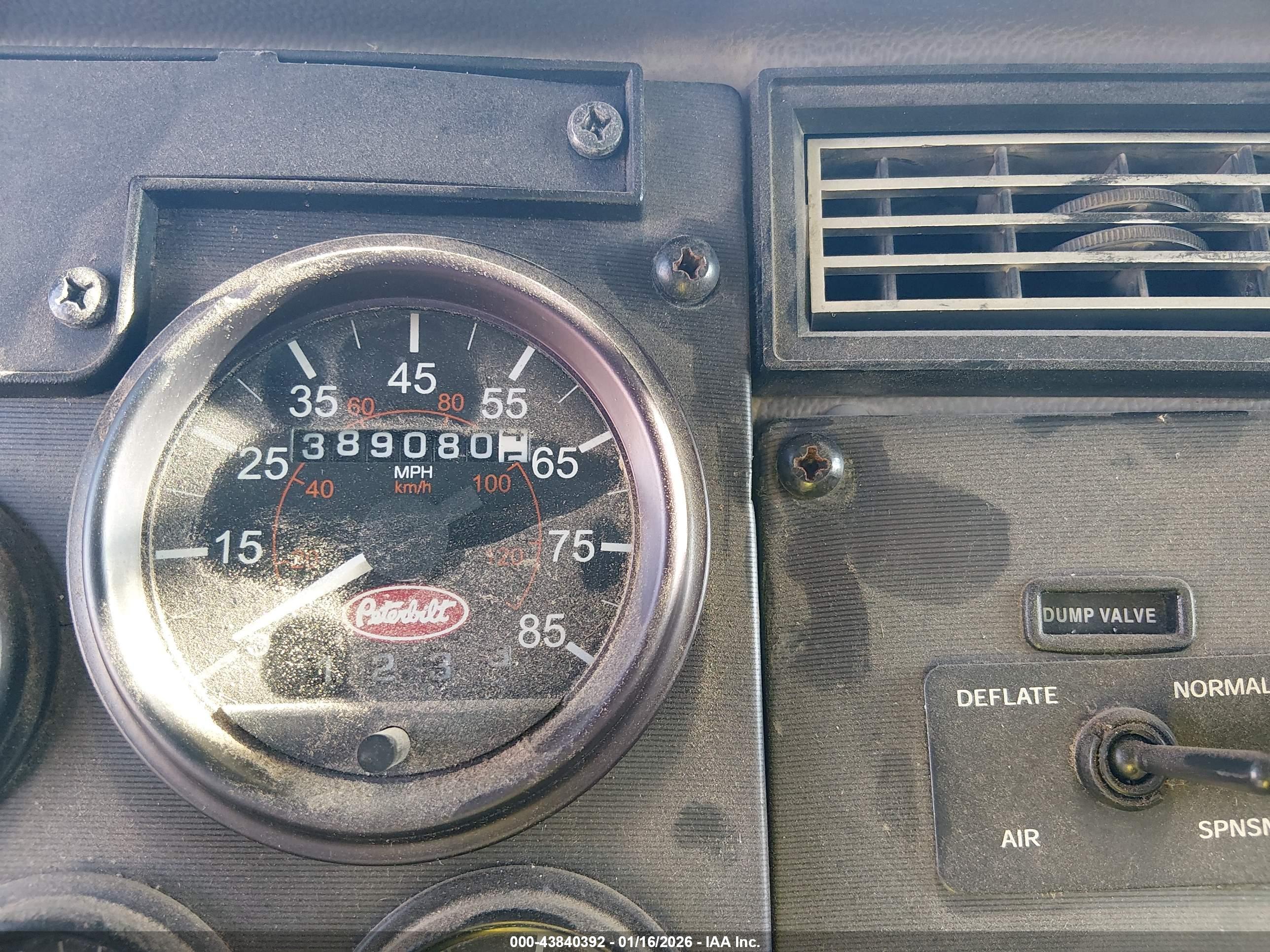 PETERBILT 335 image 6