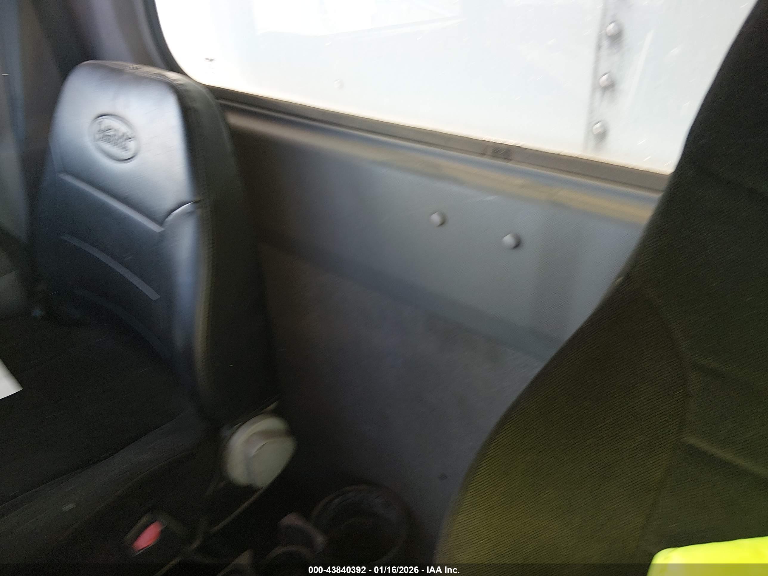 PETERBILT 335 image 8