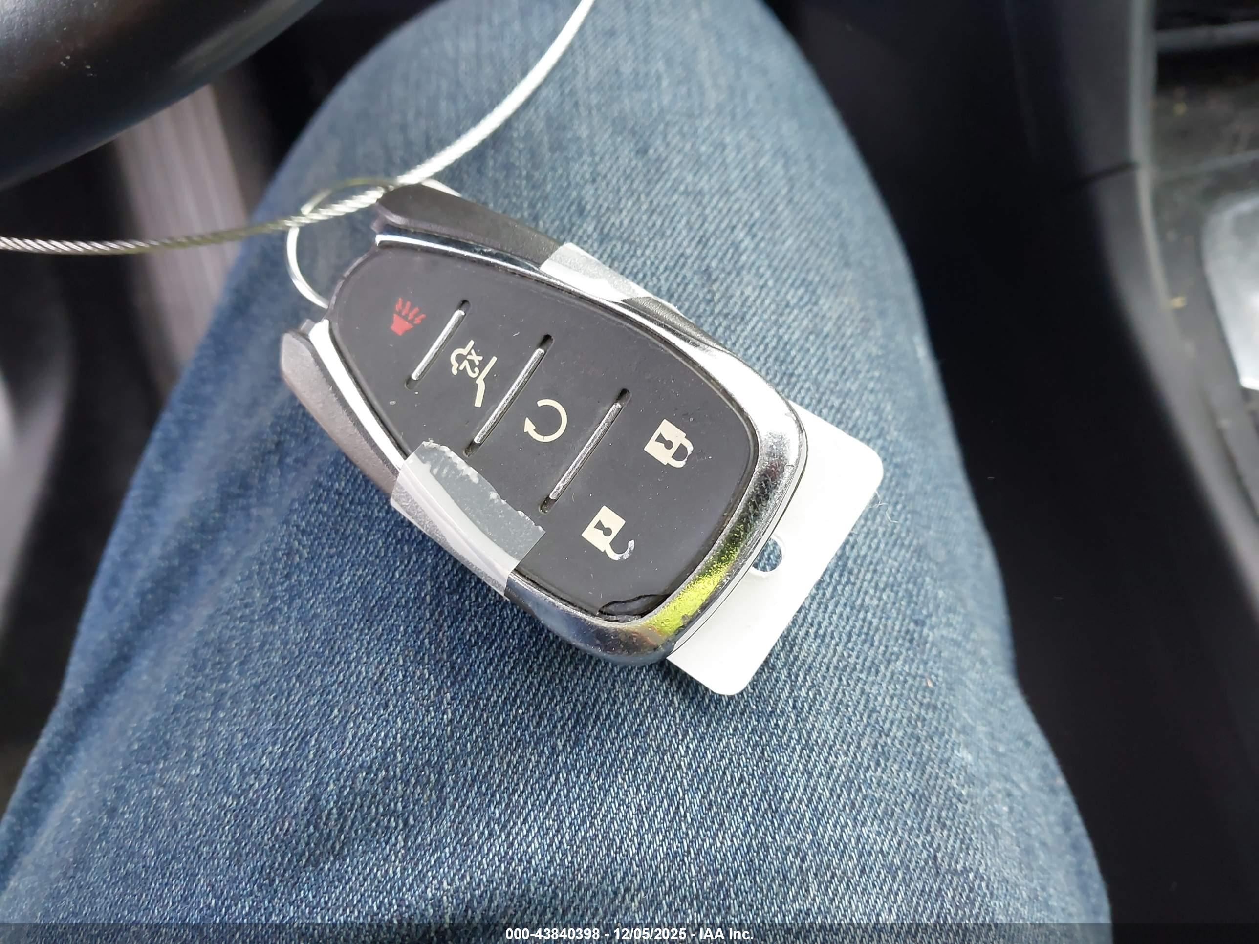 CHEVROLET EQUINOX image 11