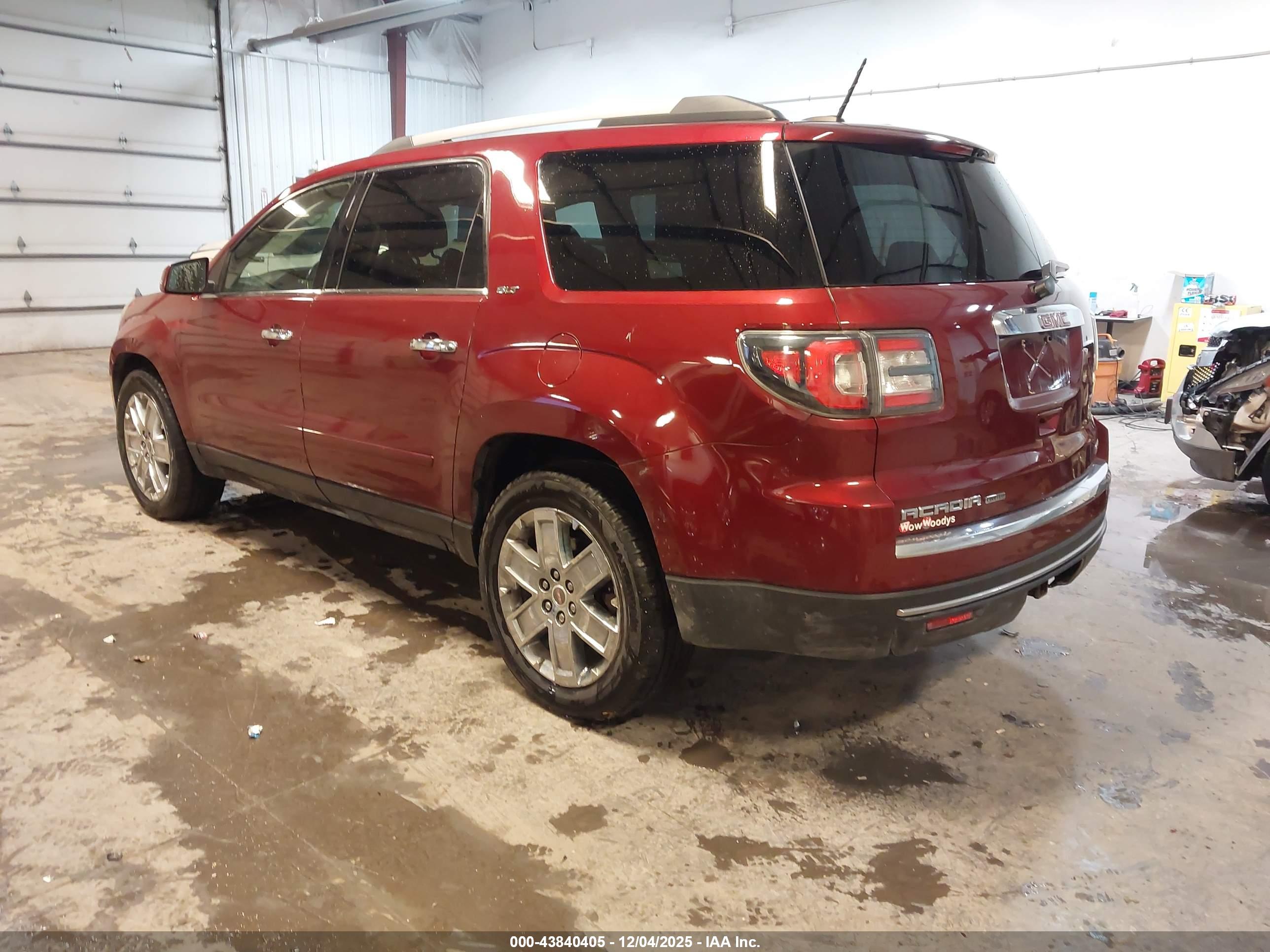 GMC ACADIA image 3