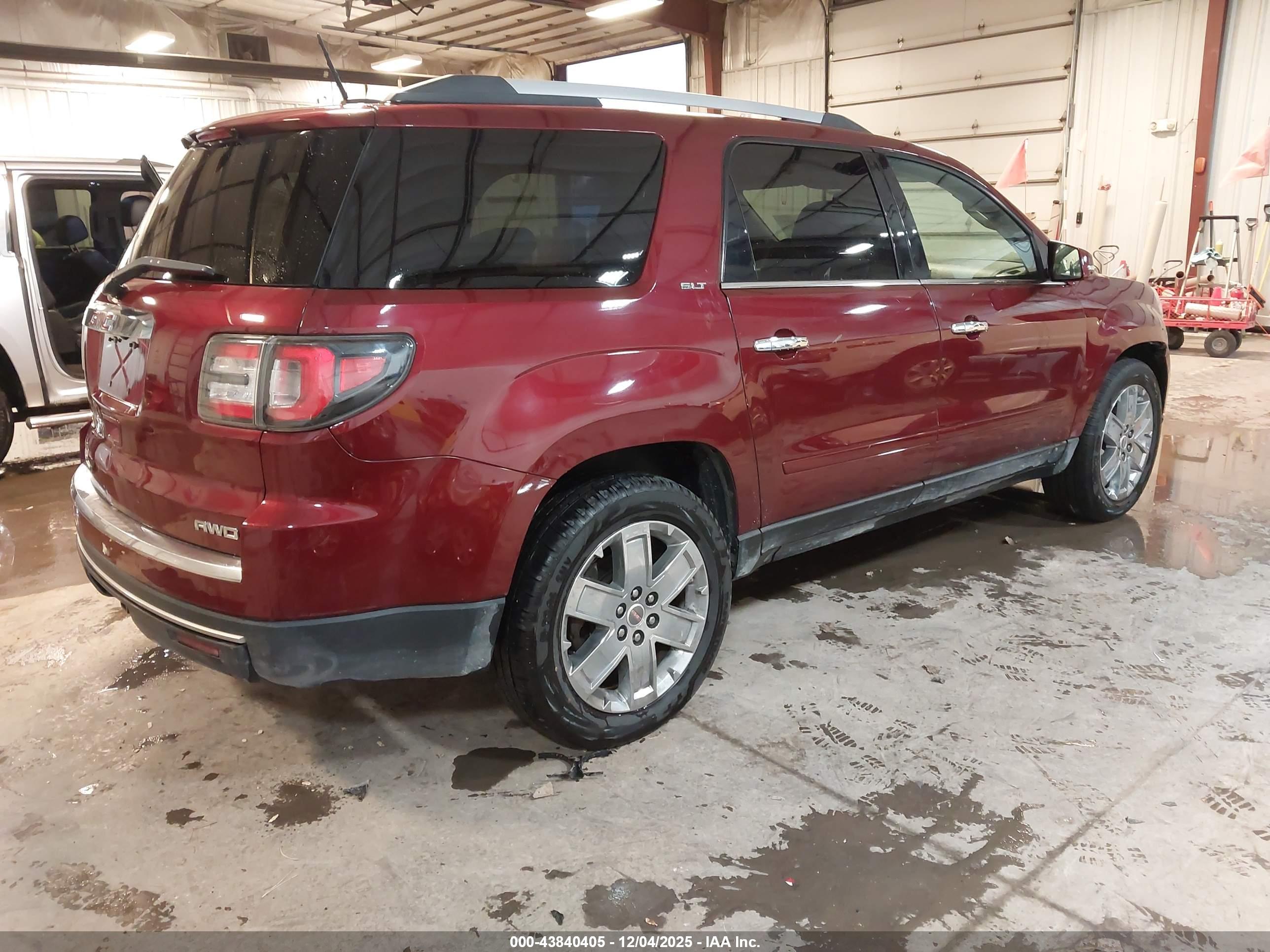 GMC ACADIA image 4