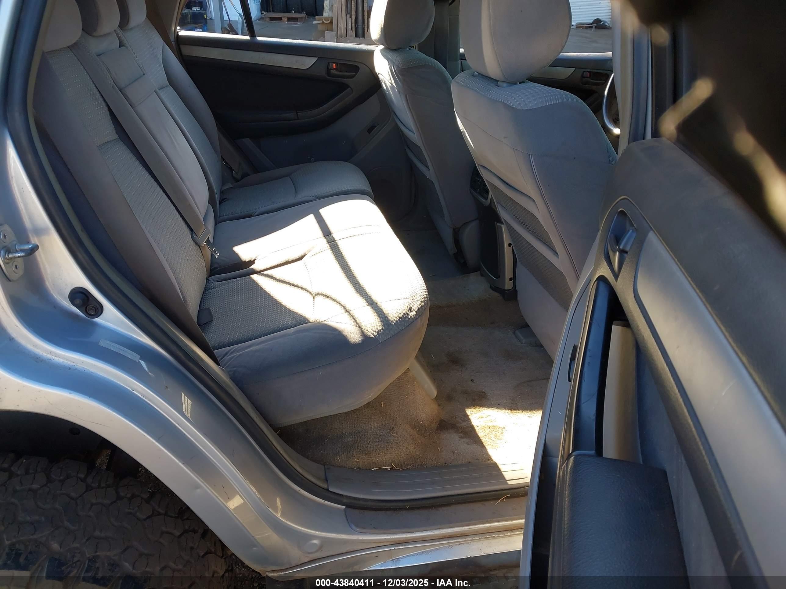 TOYOTA 4RUNNER image 8