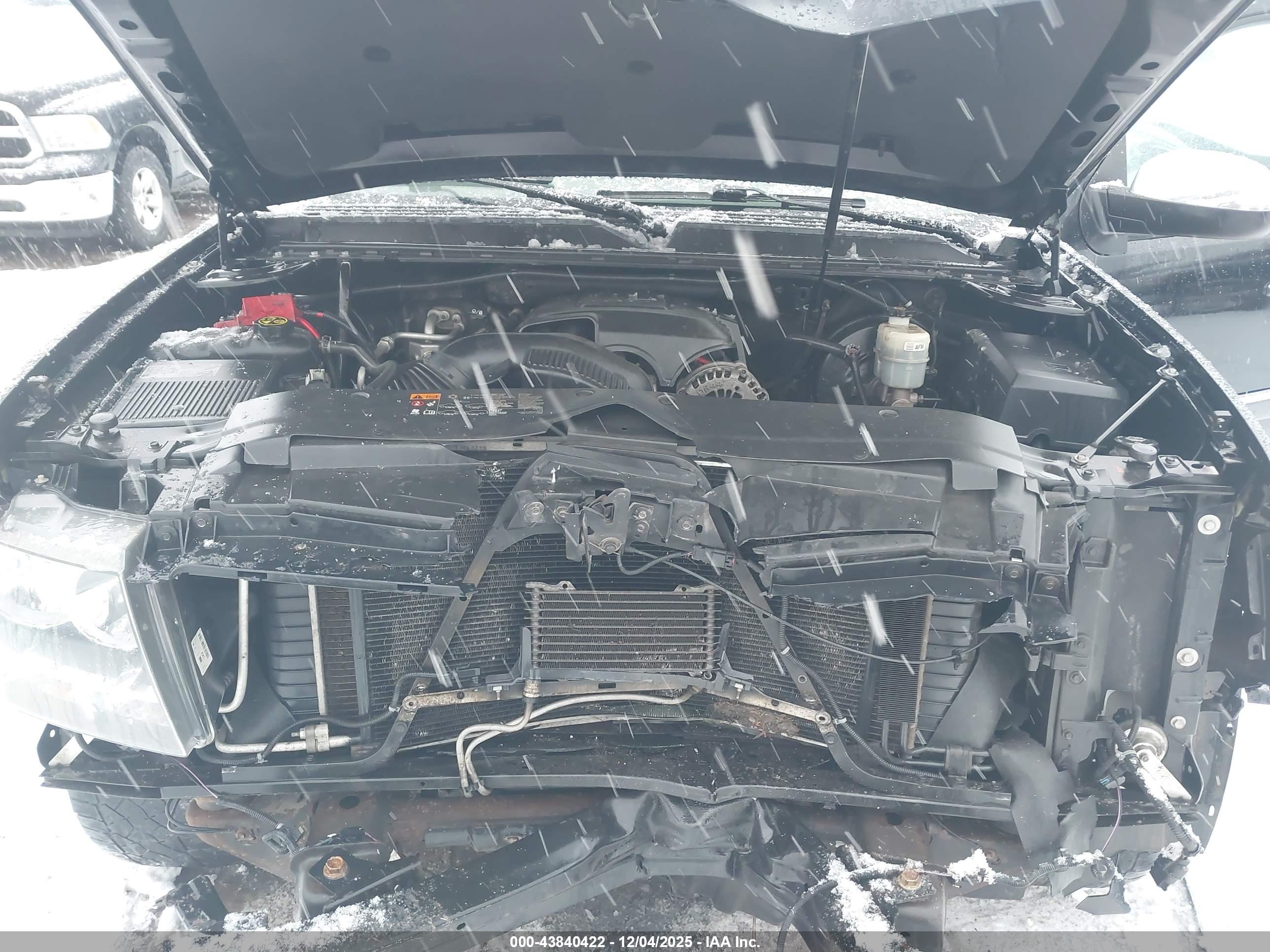 CHEVROLET SUBURBAN image 10