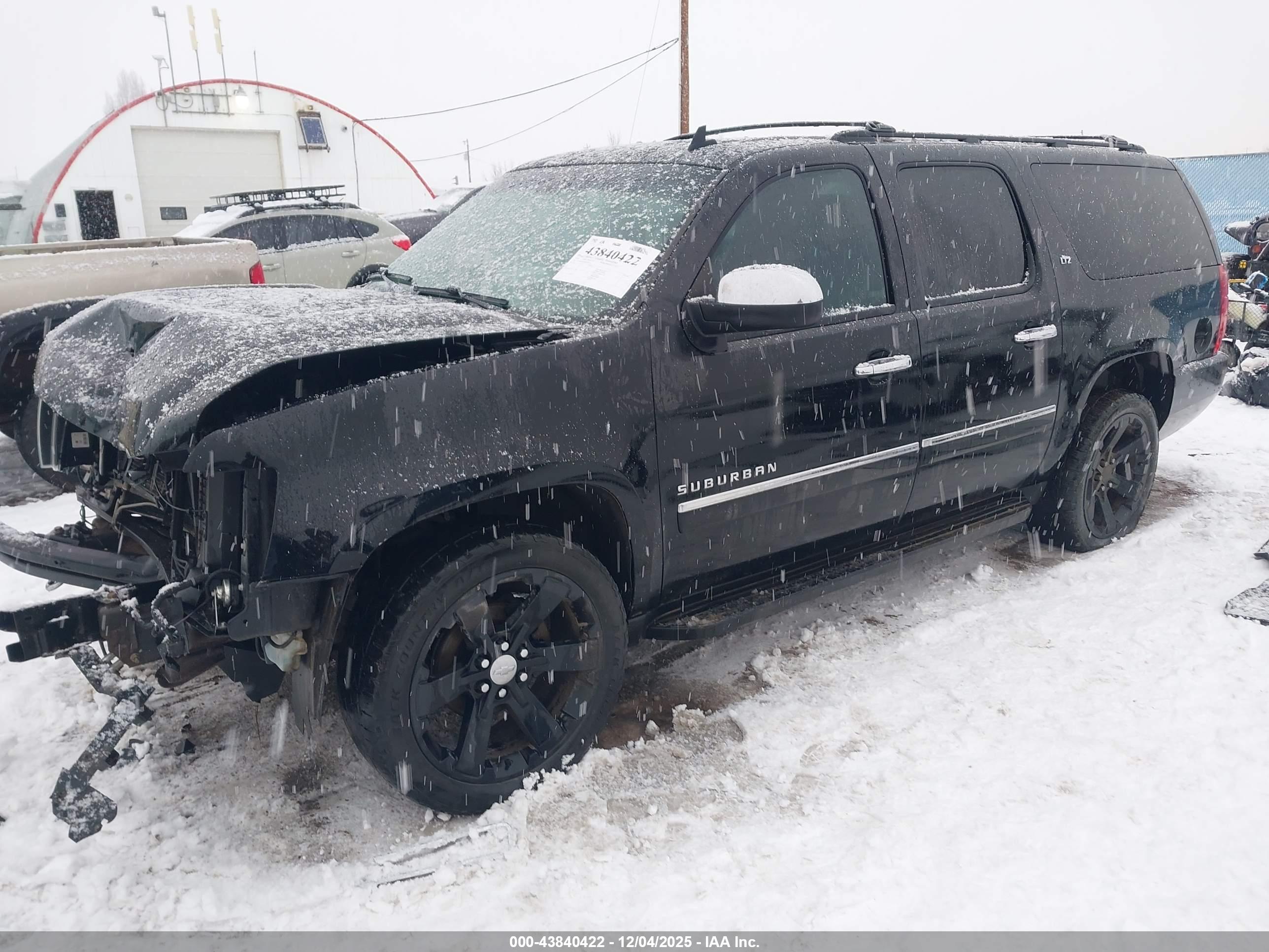 CHEVROLET SUBURBAN image 2