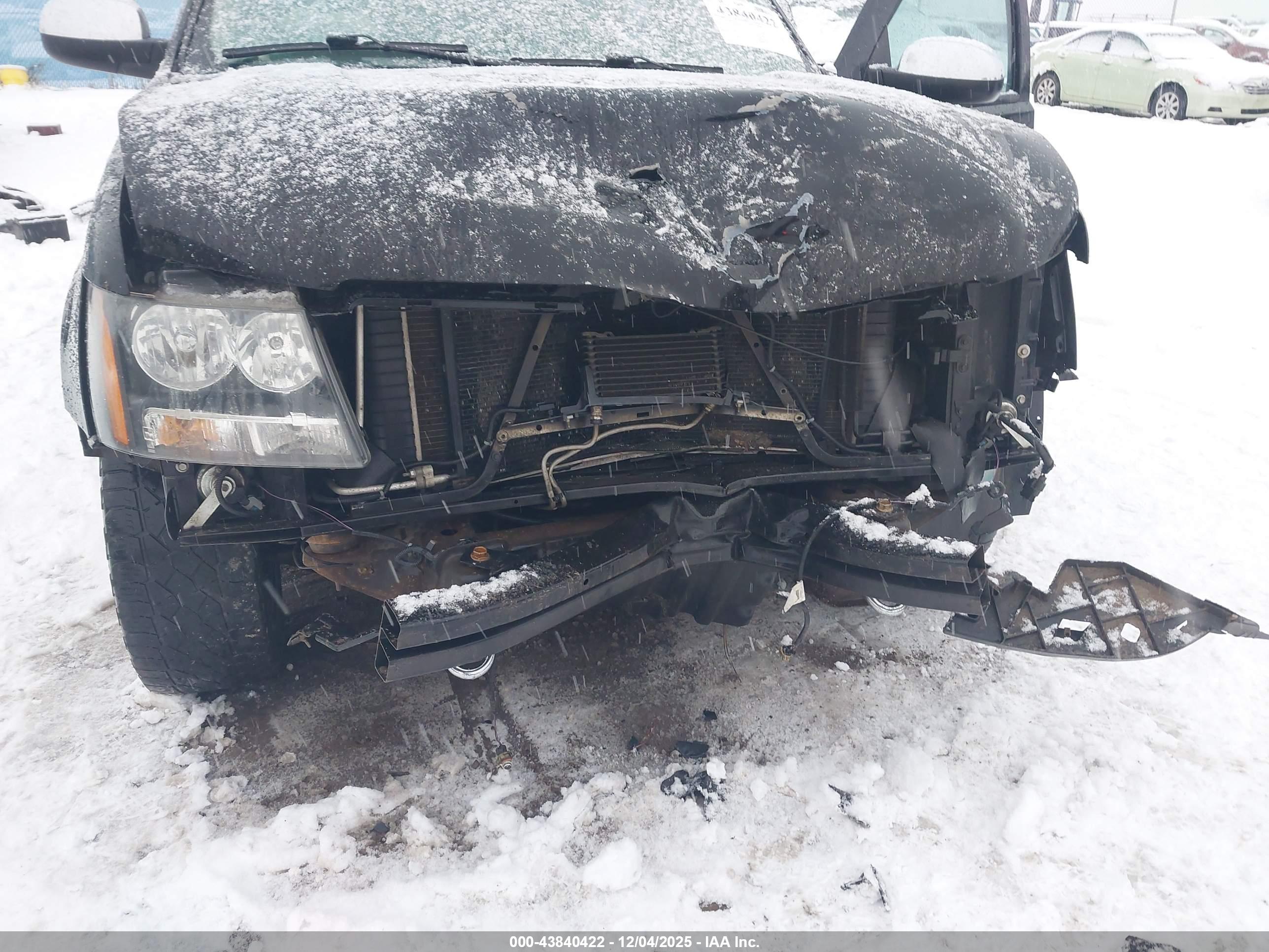 CHEVROLET SUBURBAN image 6