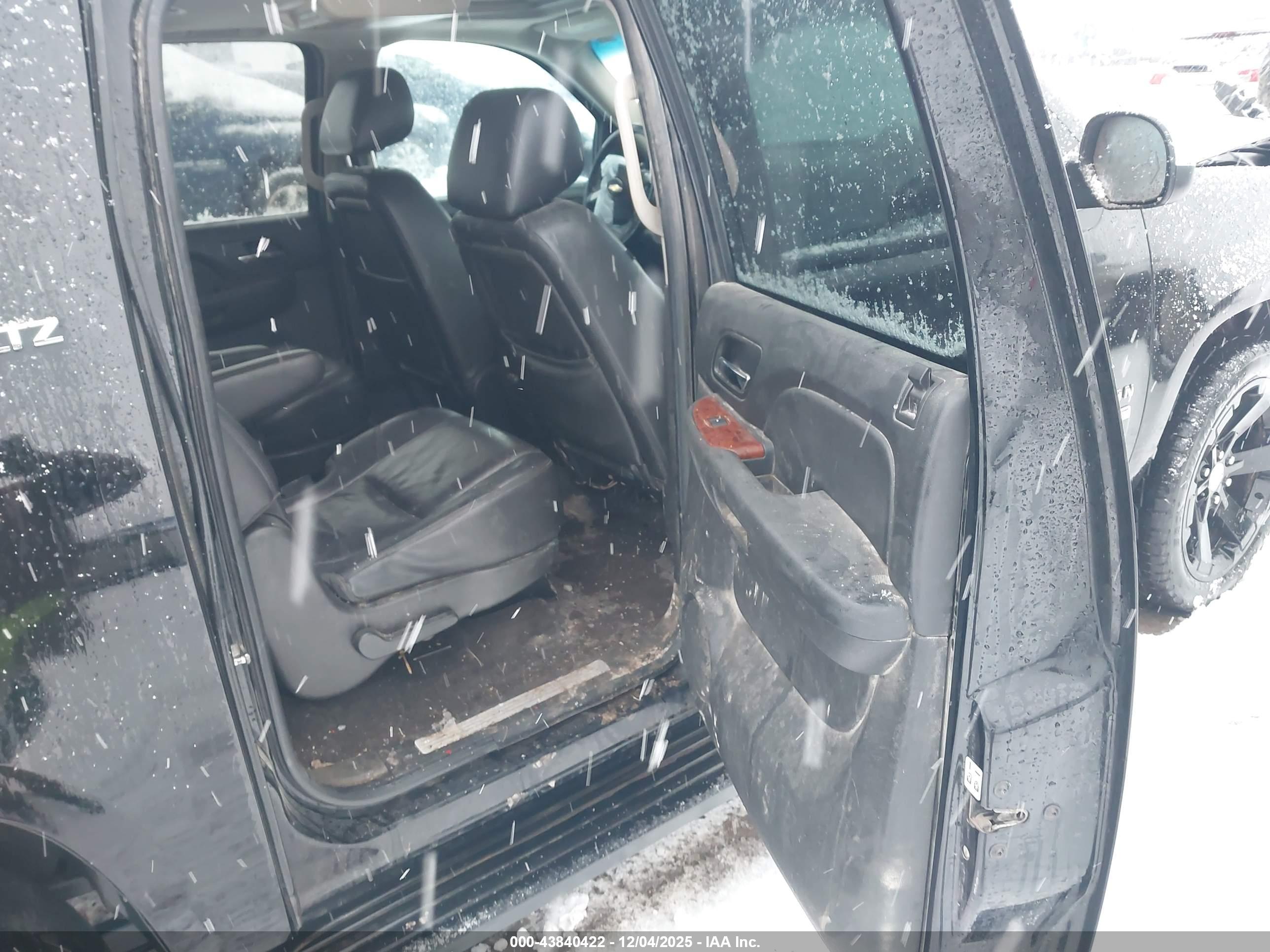 CHEVROLET SUBURBAN image 8