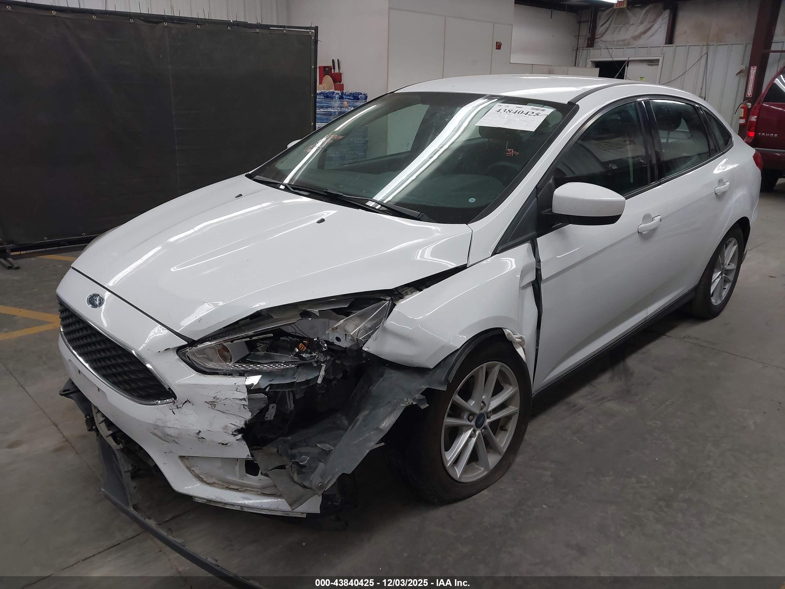 FORD FOCUS image 2