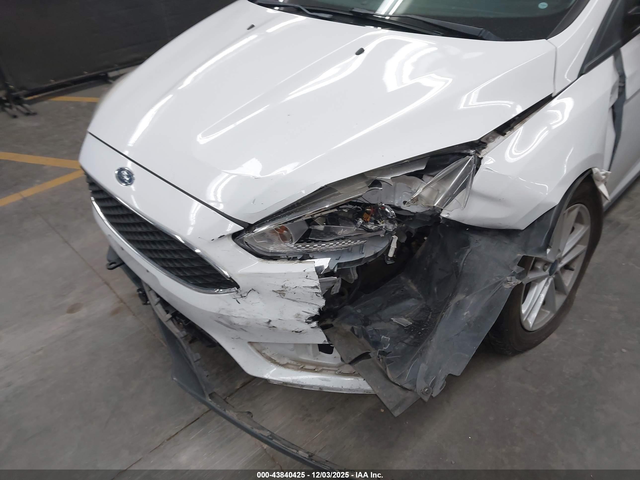 FORD FOCUS image 6