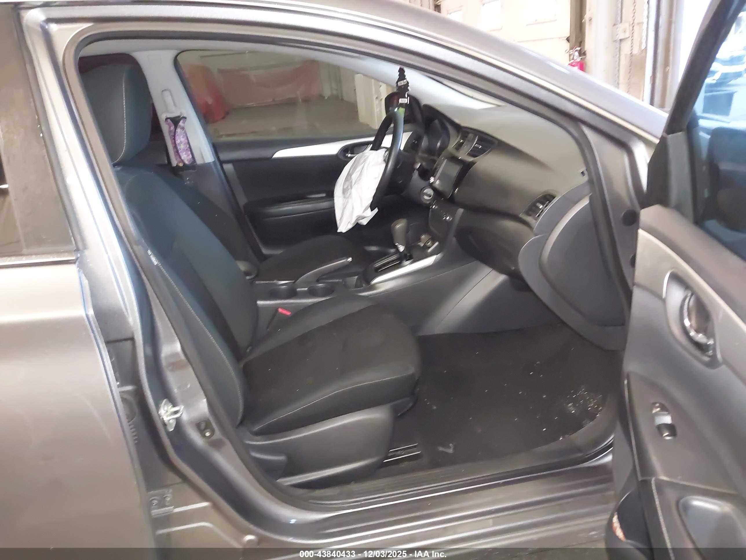 NISSAN SENTRA image 5