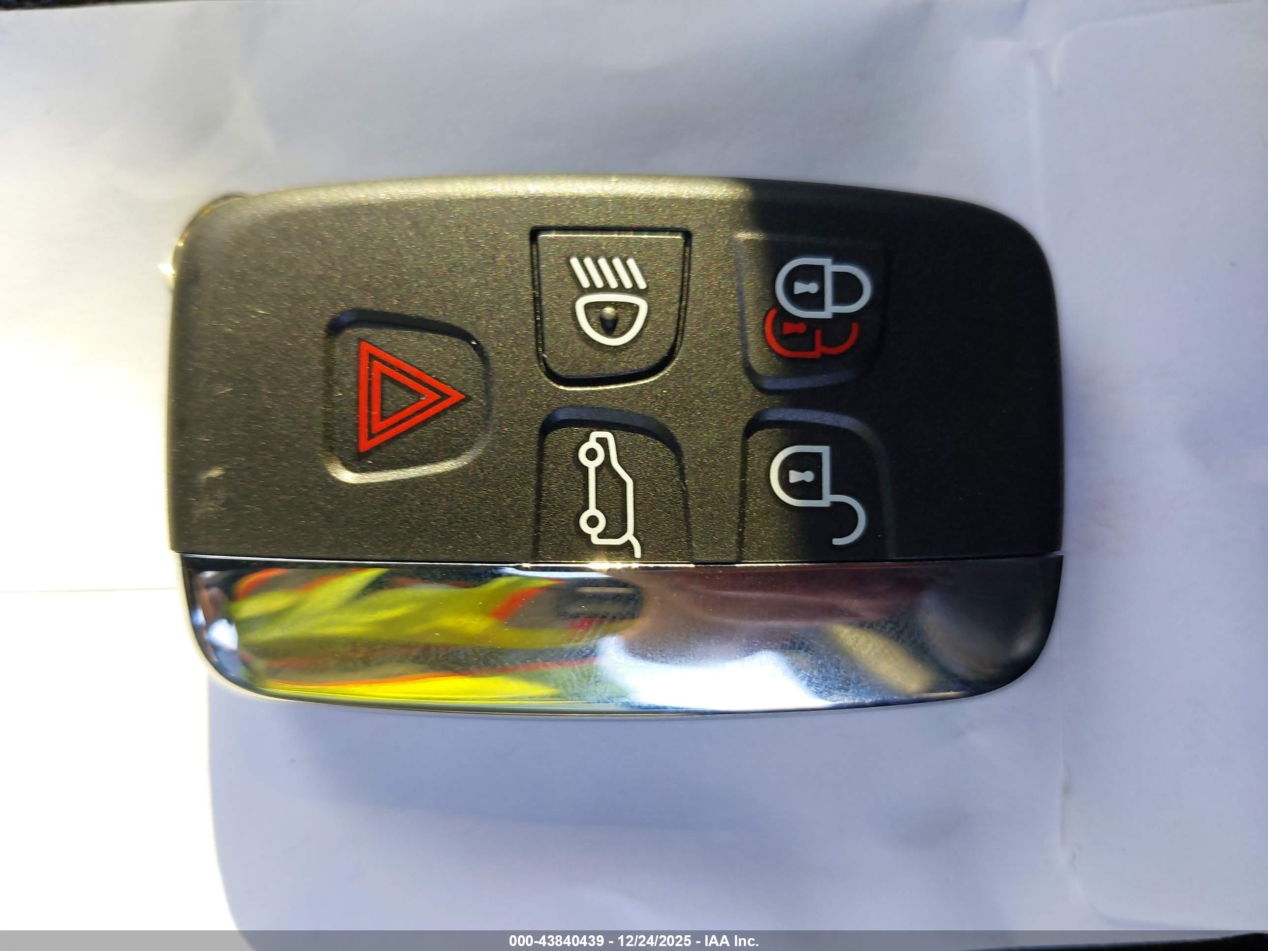 LAND ROVER image 11