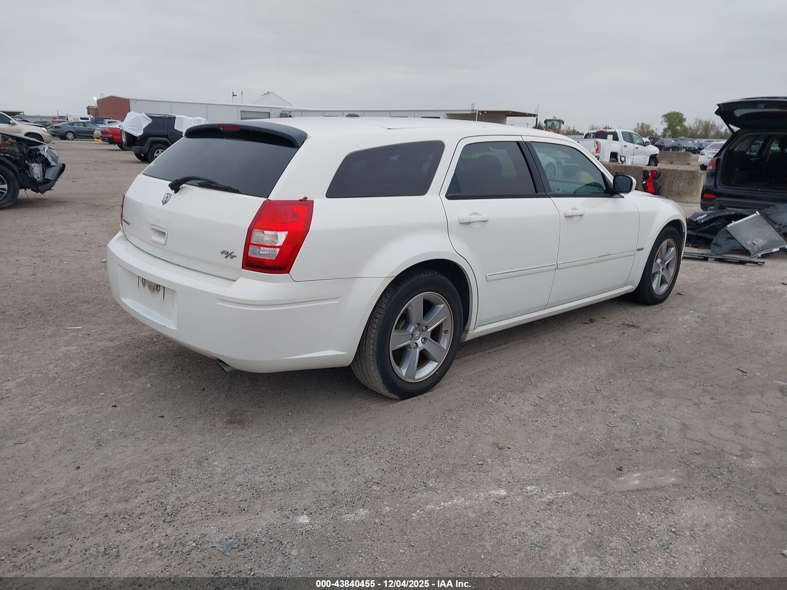 DODGE MAGNUM image 4