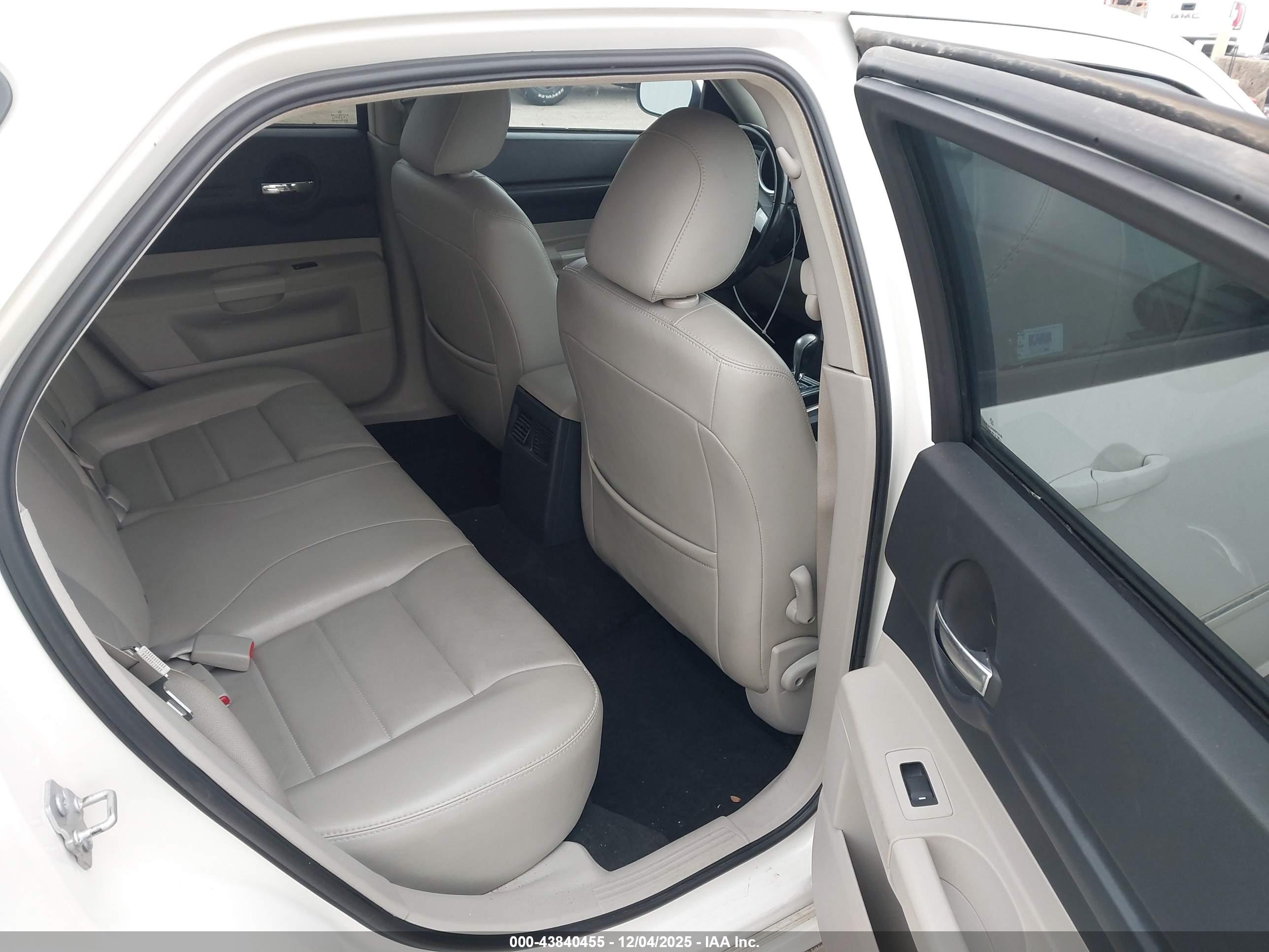 DODGE MAGNUM image 8