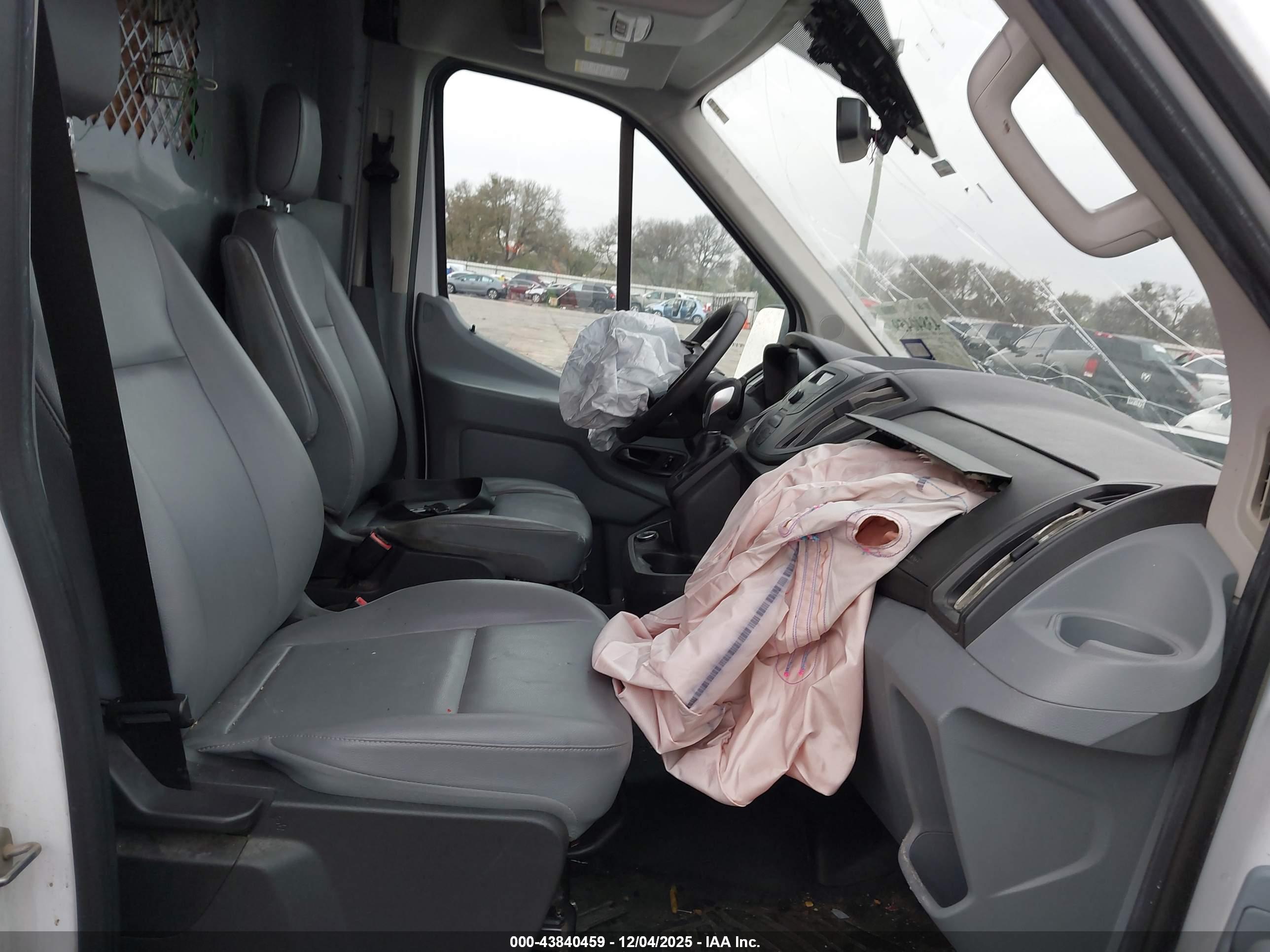 FORD TRANSIT-250 image 5