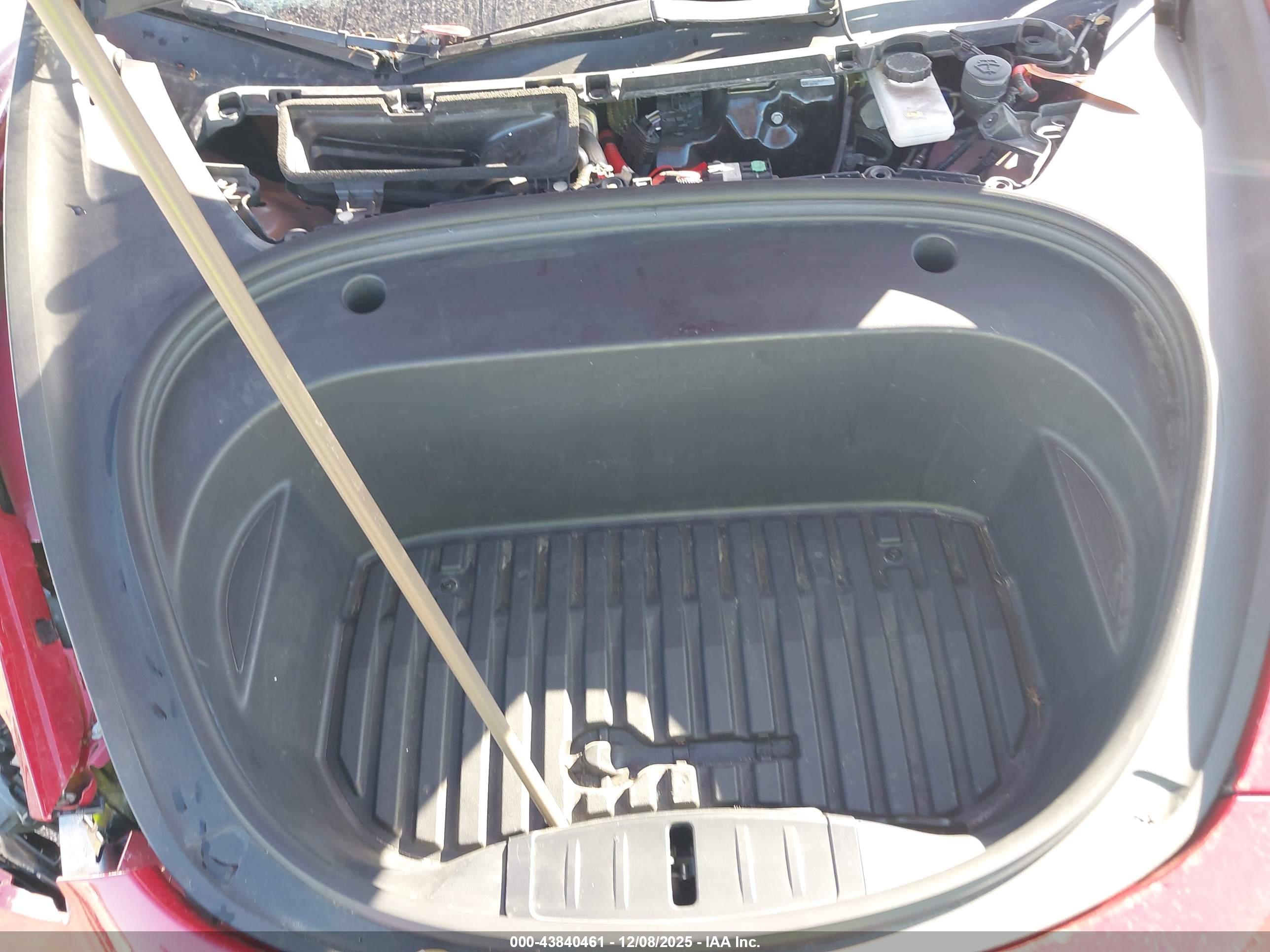 TESLA MODEL image 10