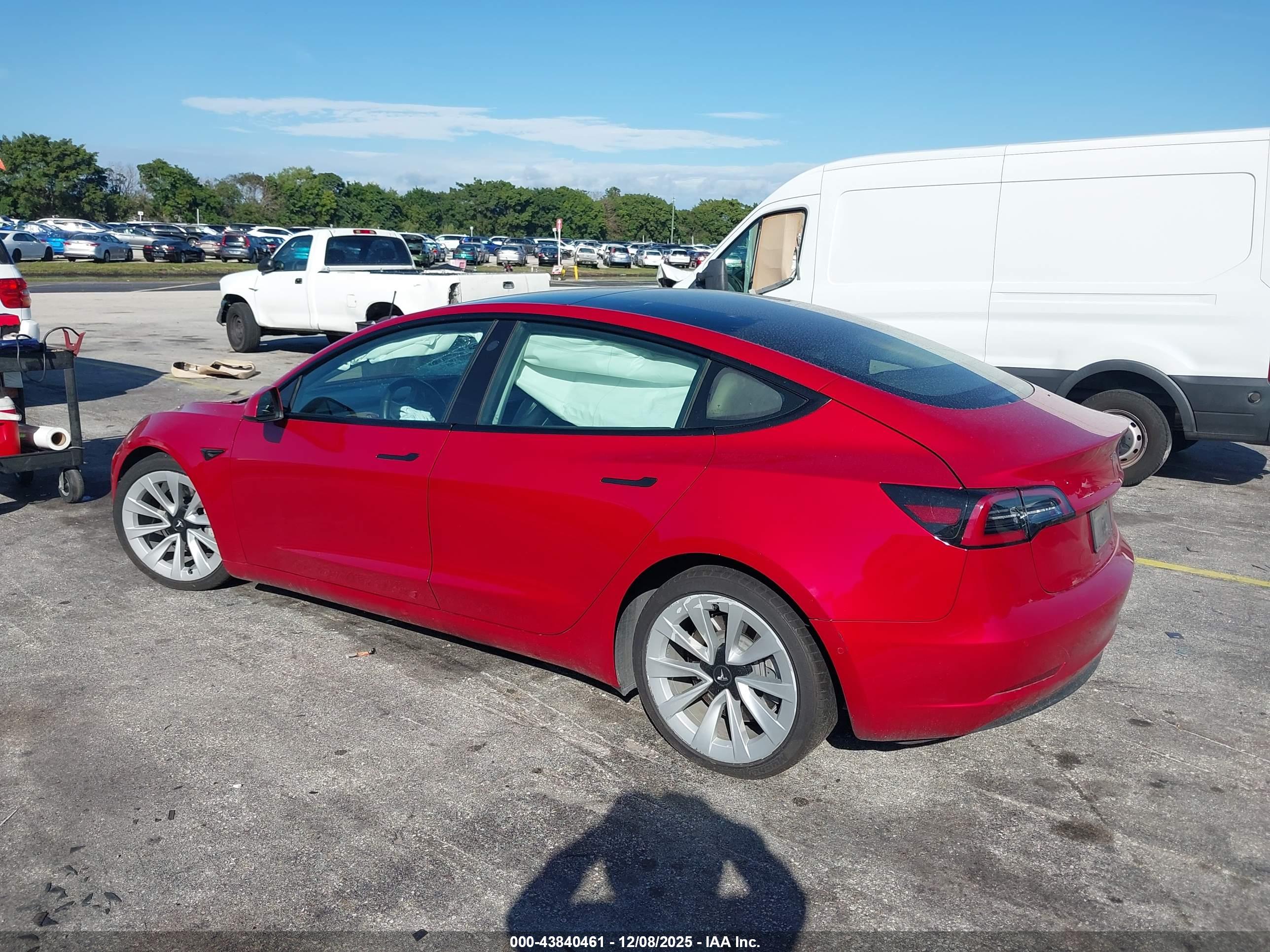 TESLA MODEL image 3