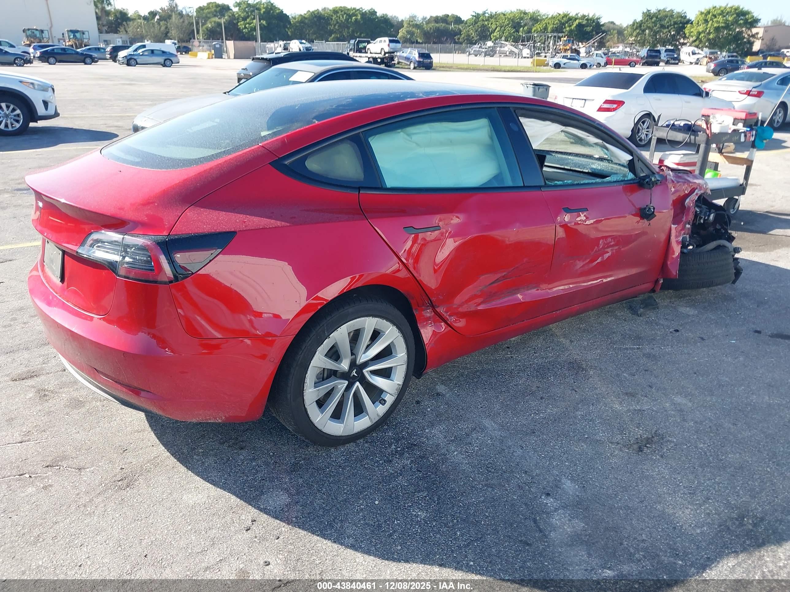 TESLA MODEL image 4