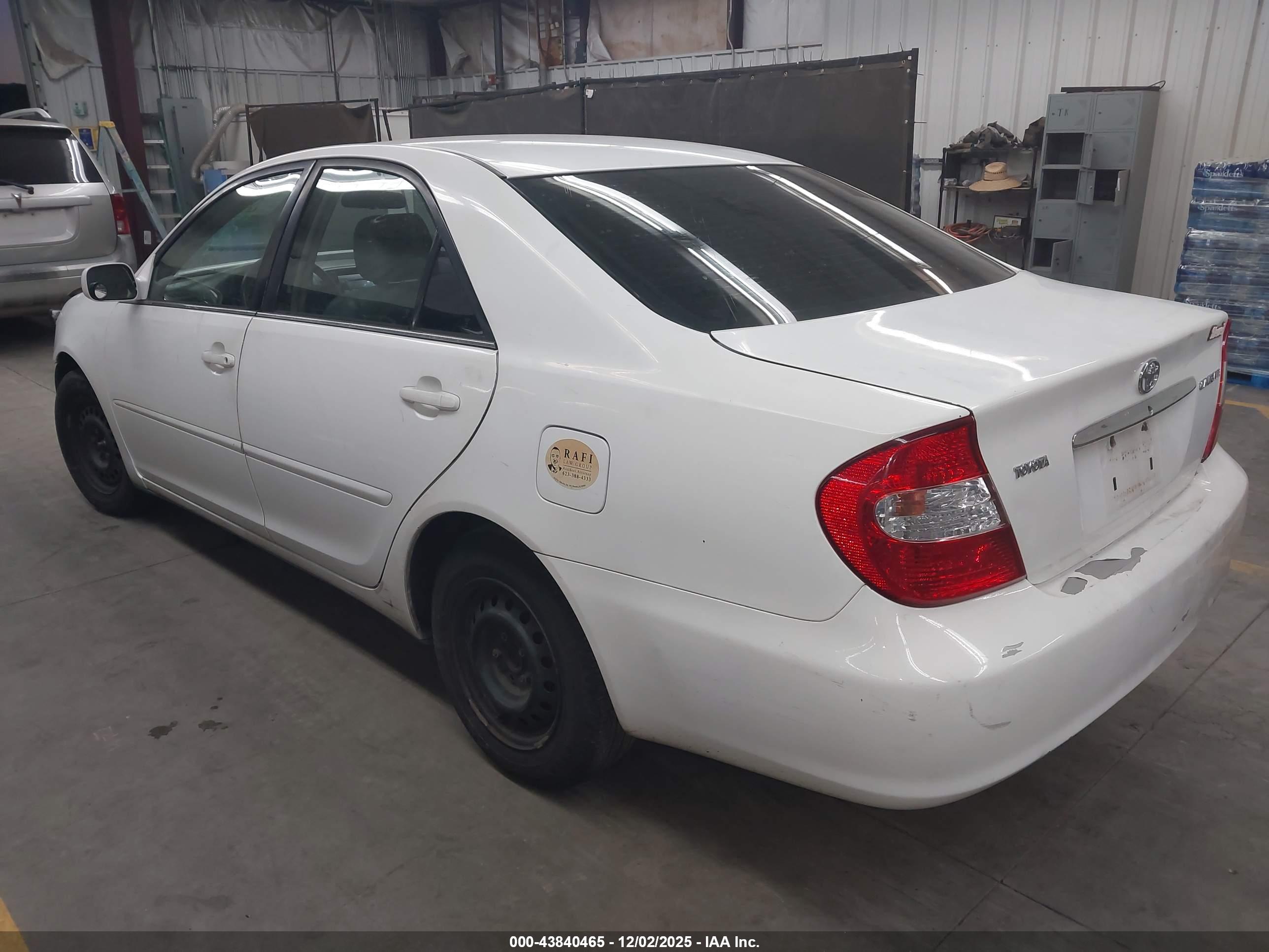 TOYOTA CAMRY image 3