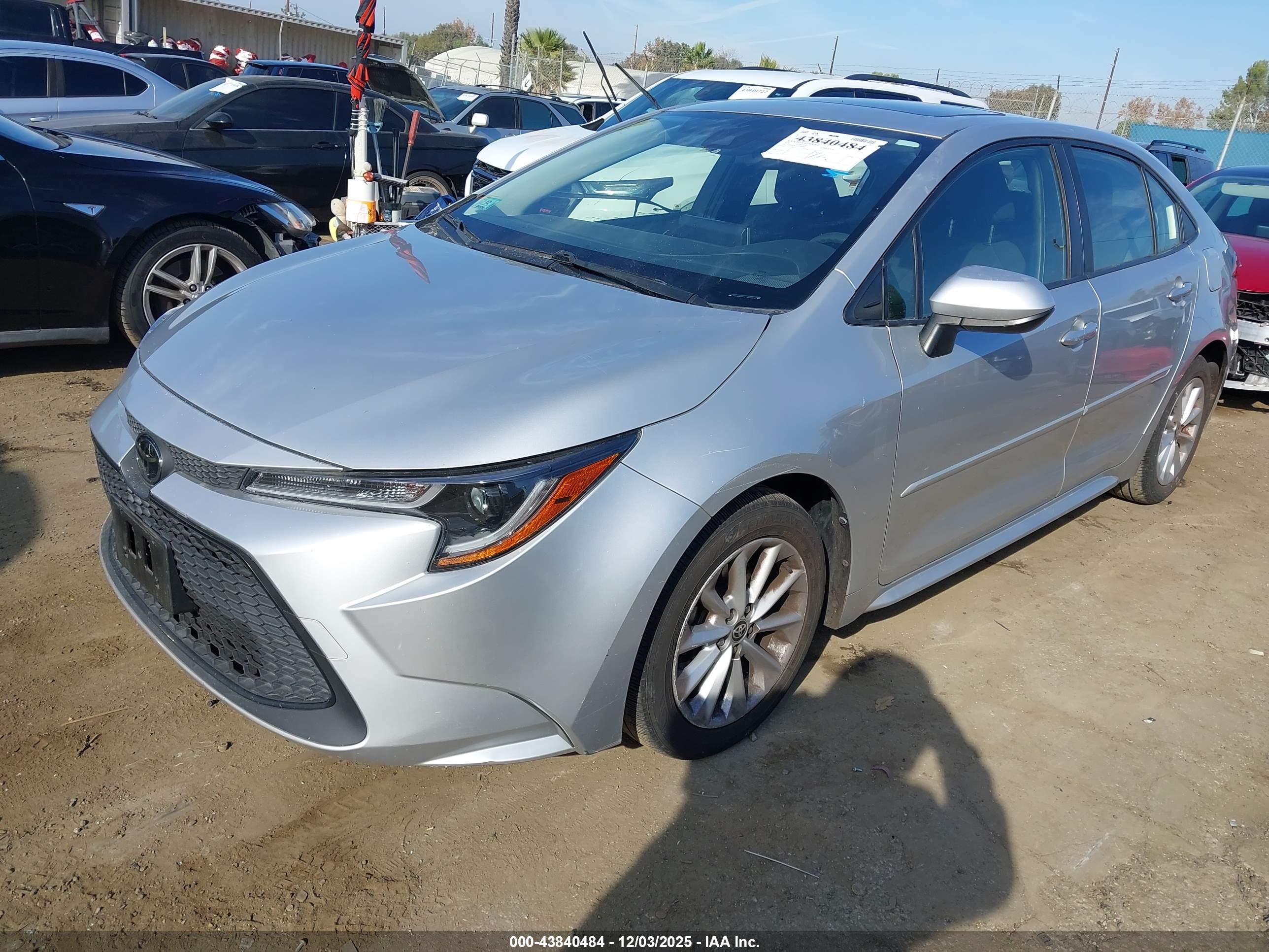TOYOTA COROLLA image 2