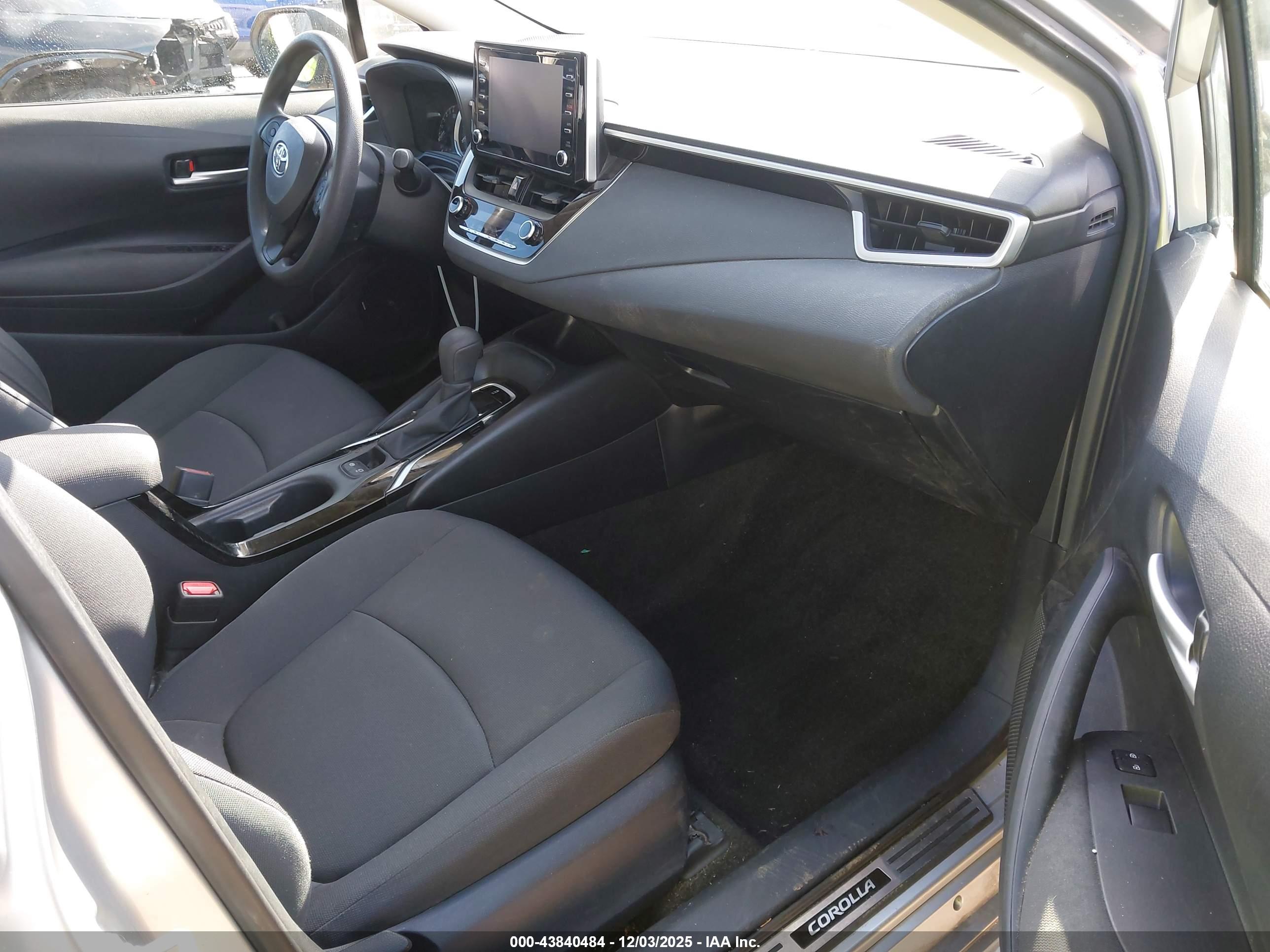 TOYOTA COROLLA image 5