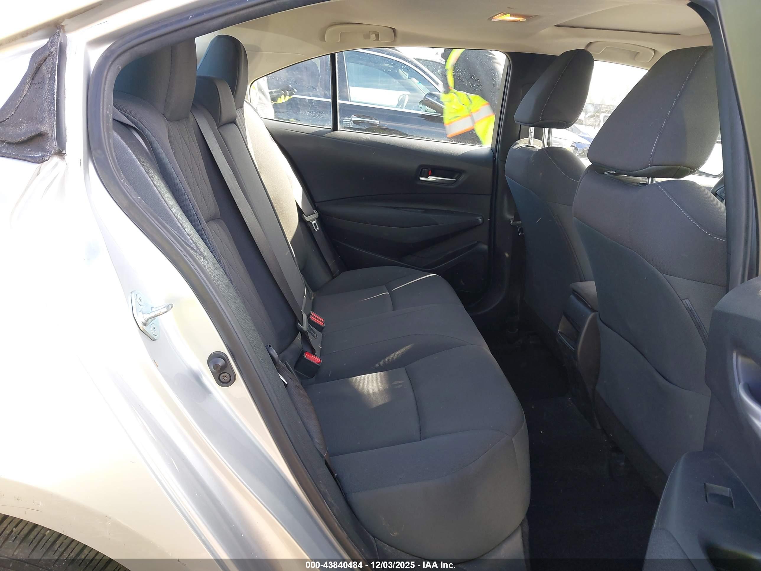 TOYOTA COROLLA image 8