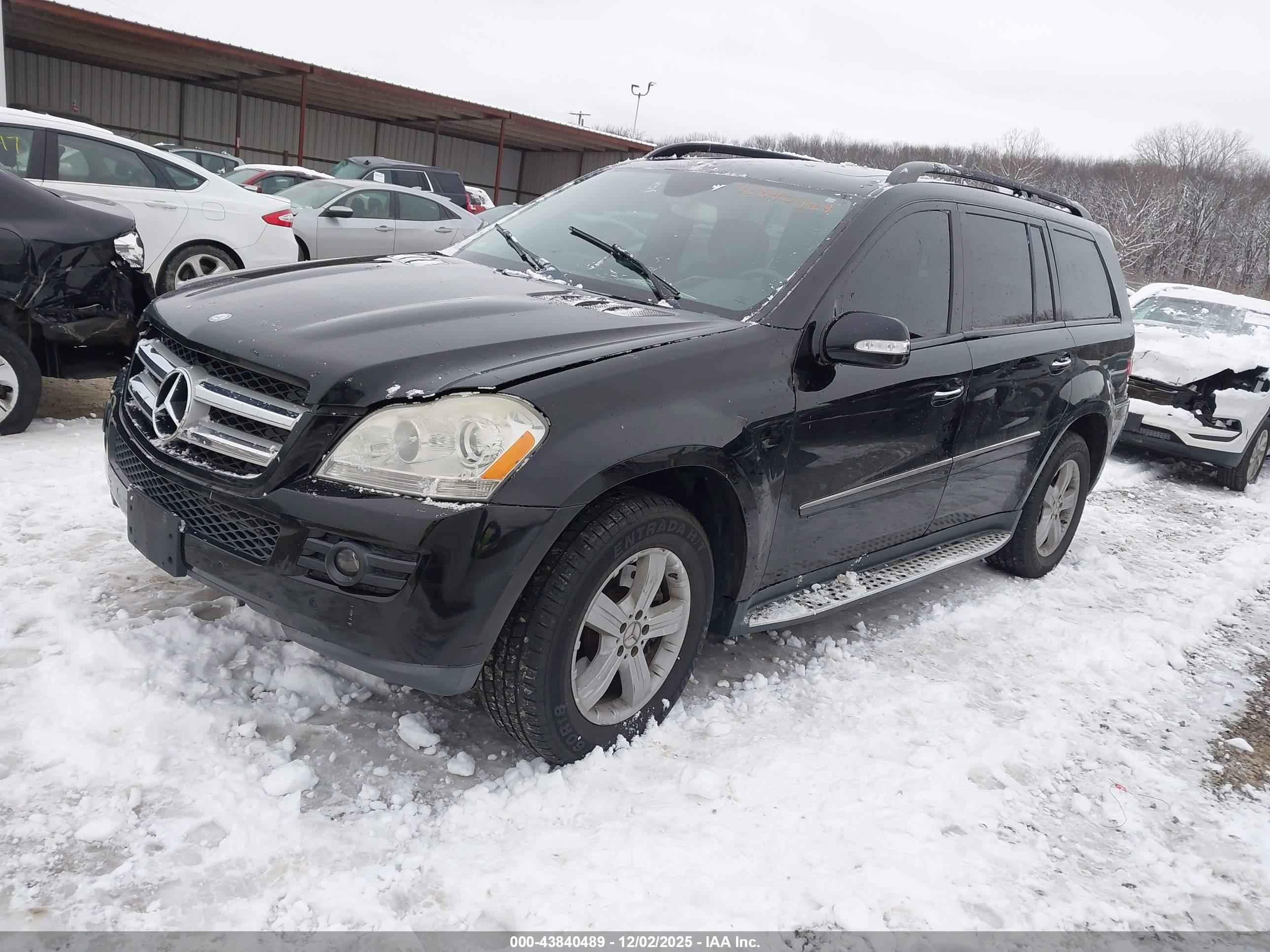 MERCEDES-BENZ GL image 2