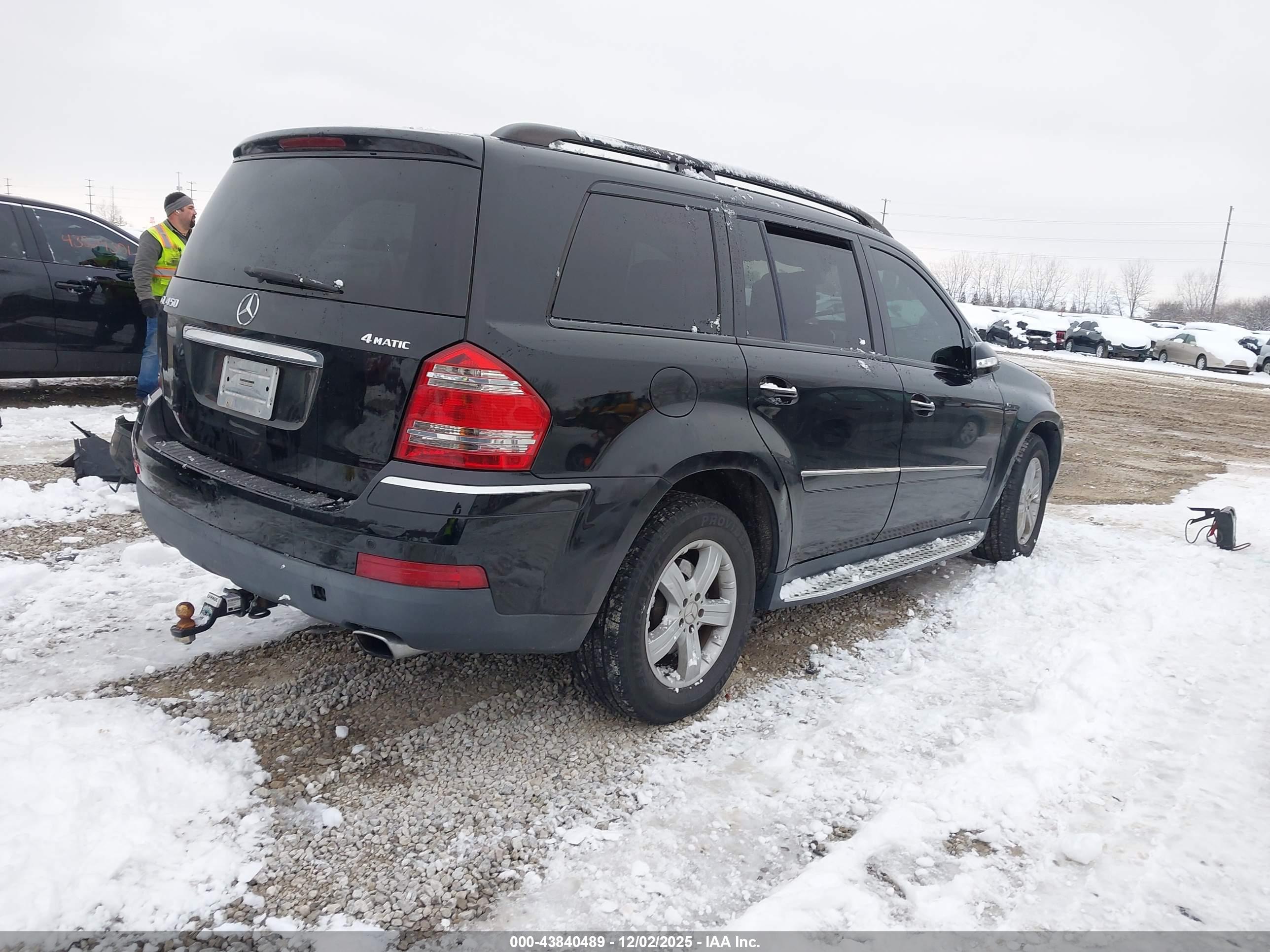 MERCEDES-BENZ GL image 4